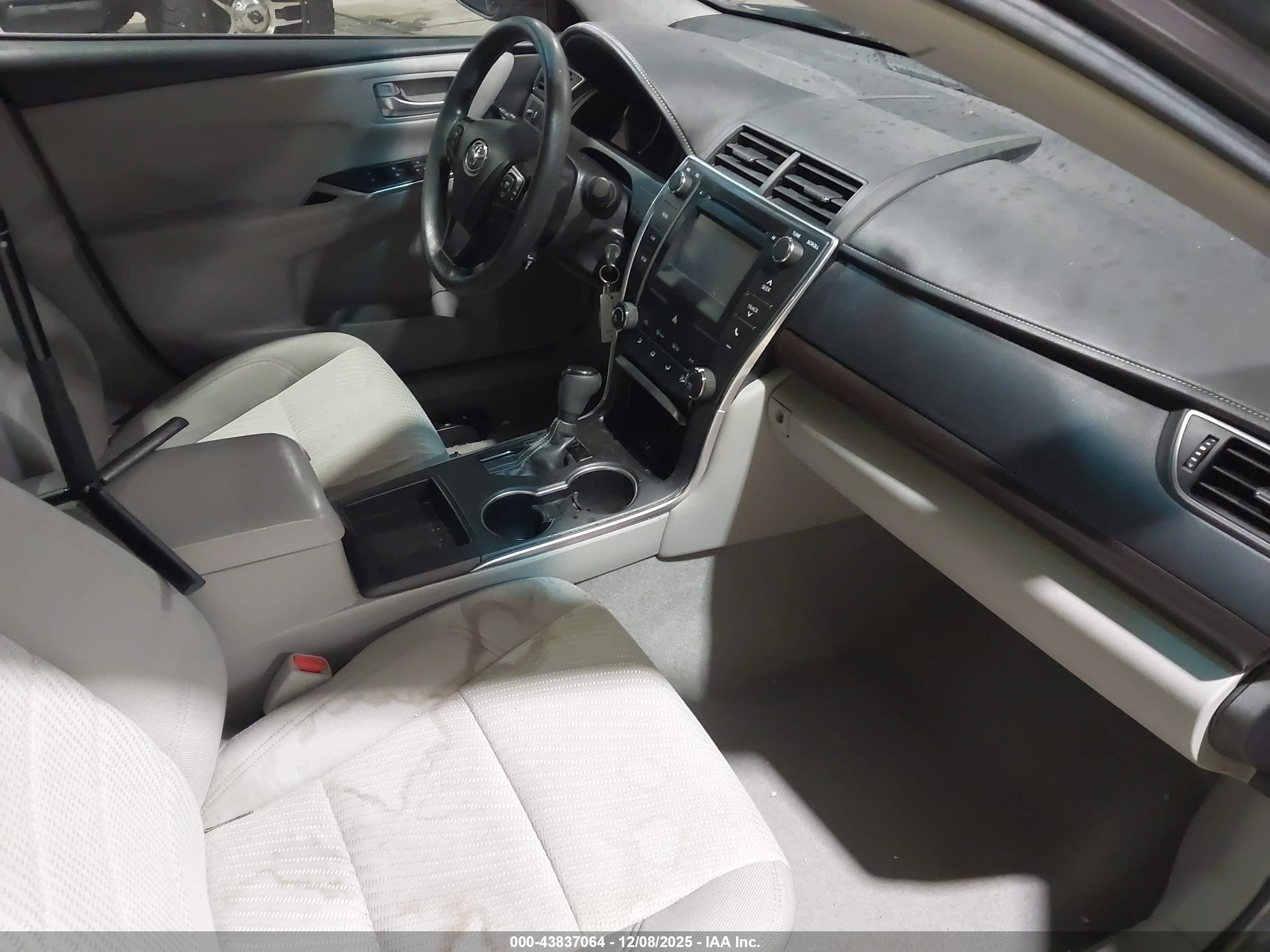 TOYOTA CAMRY image 5