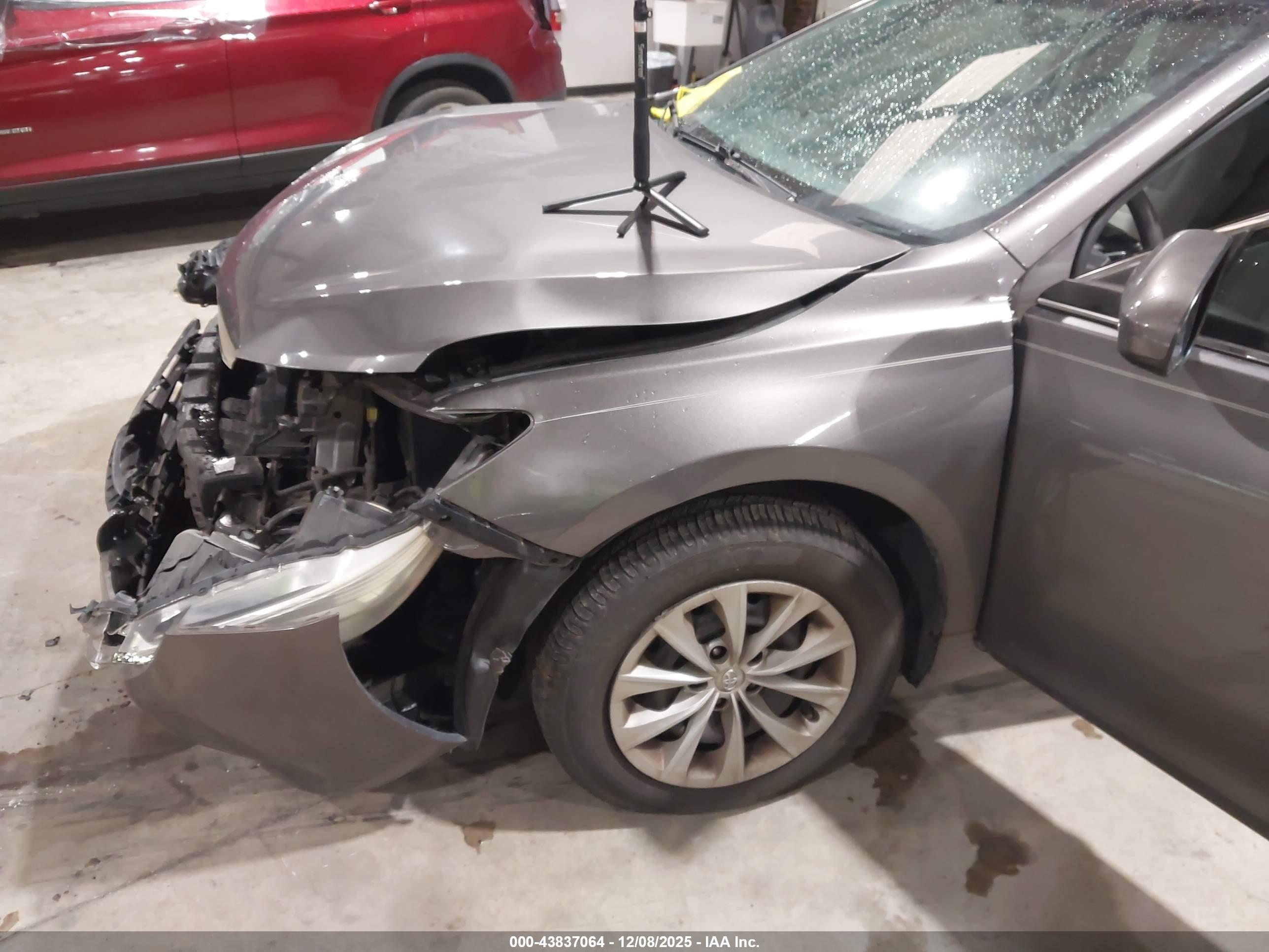 TOYOTA CAMRY image 6