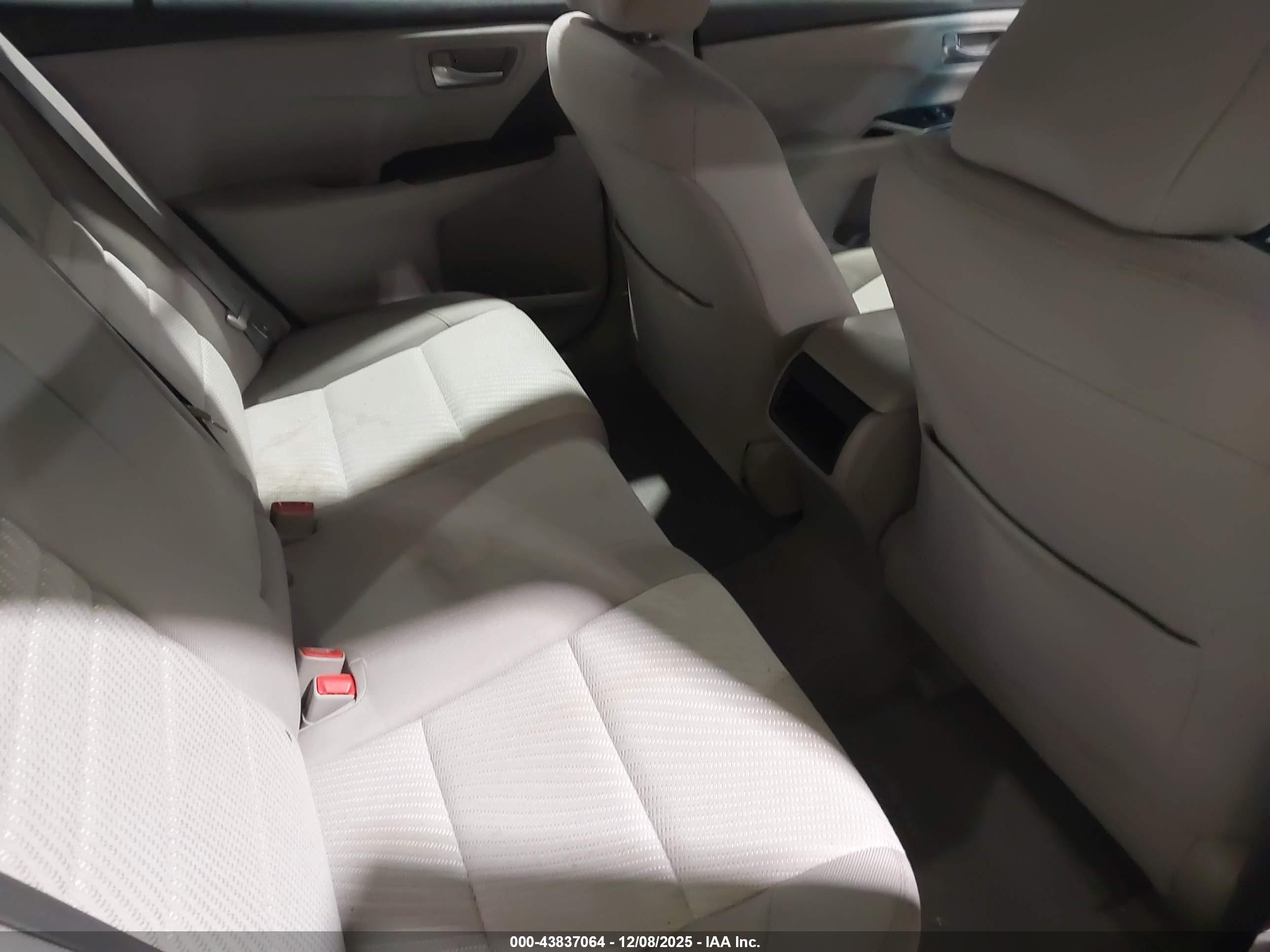 TOYOTA CAMRY image 8