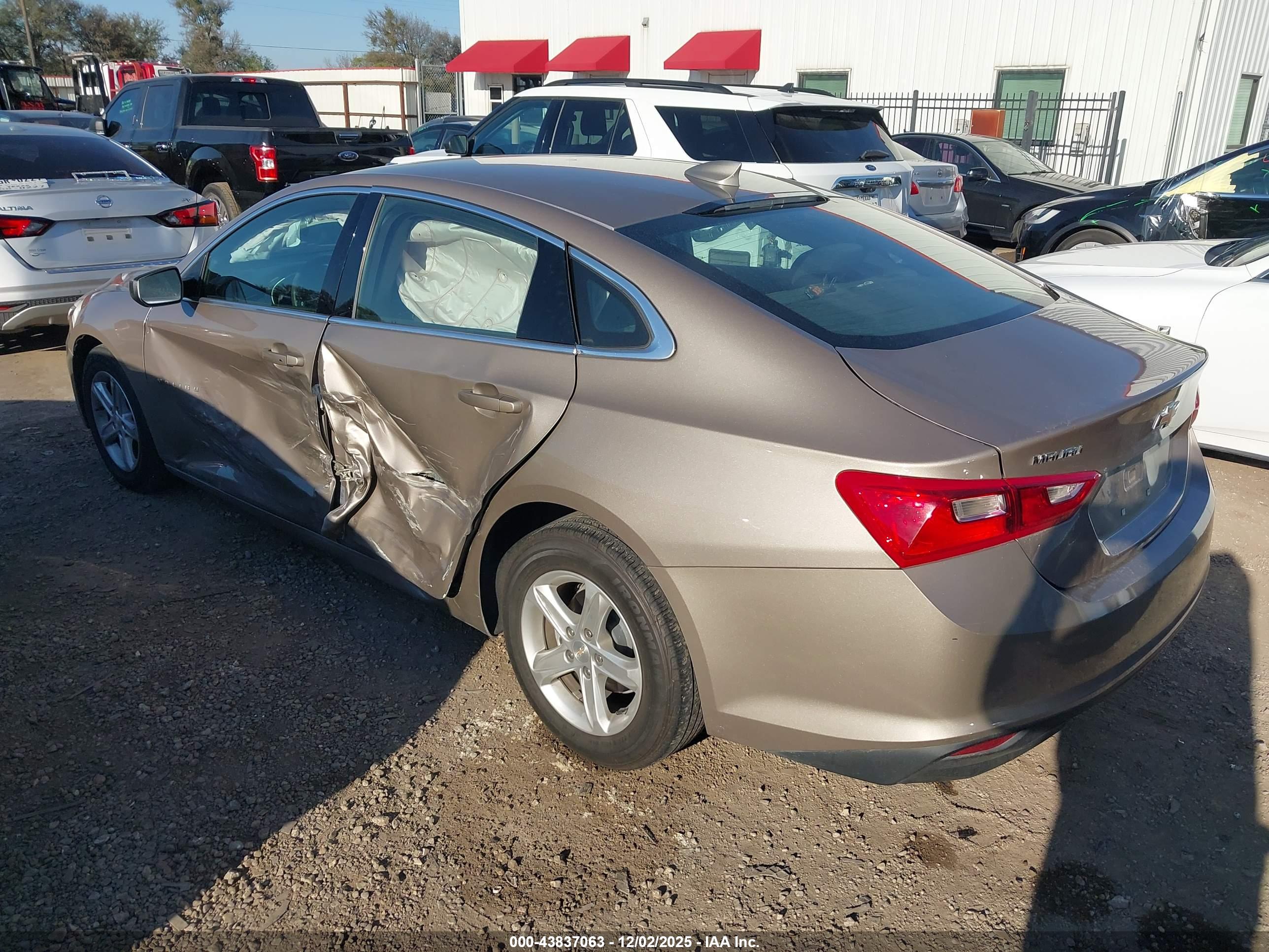 CHEVROLET MALIBU image 3
