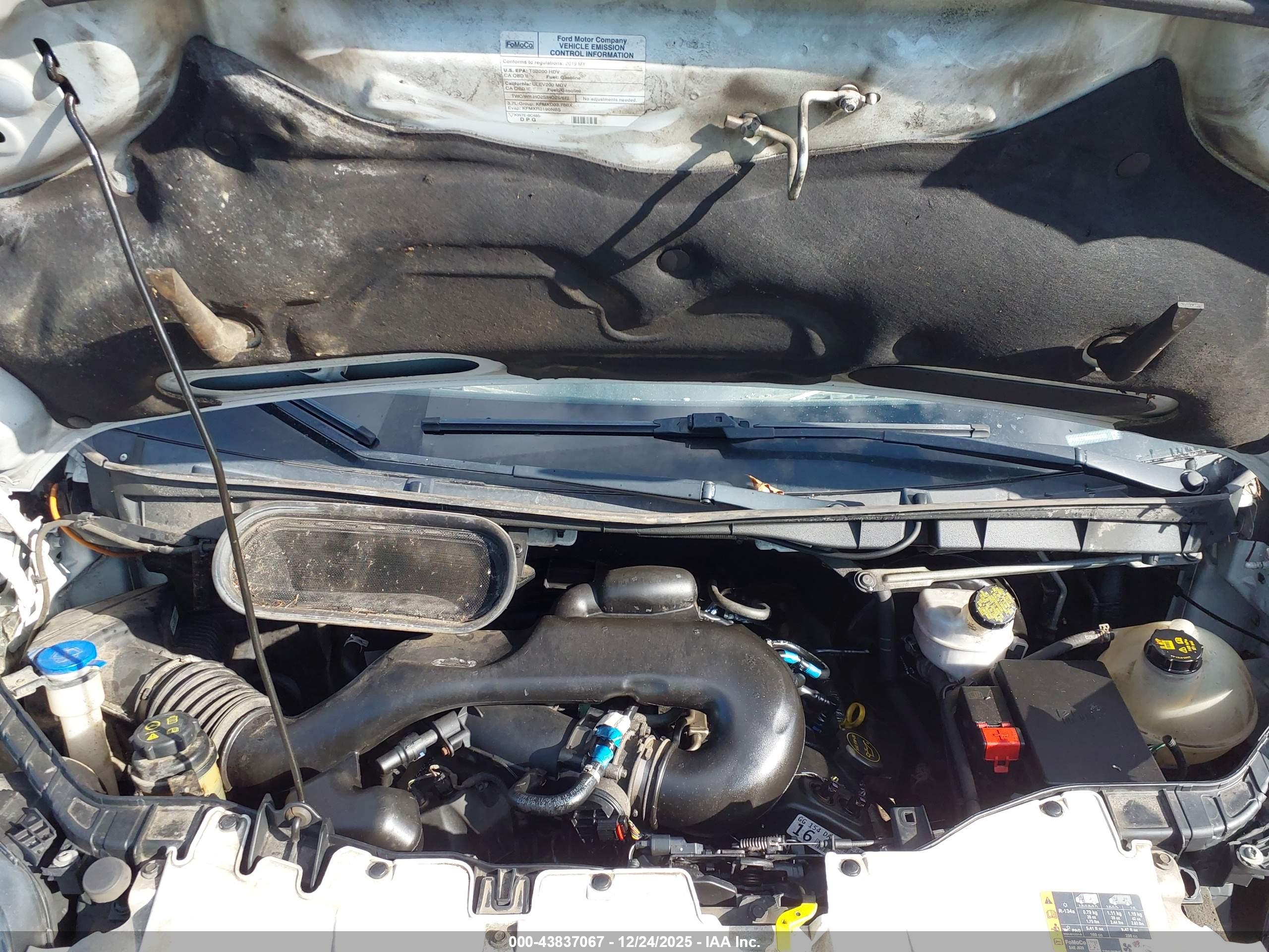FORD TRANSIT-150 image 10