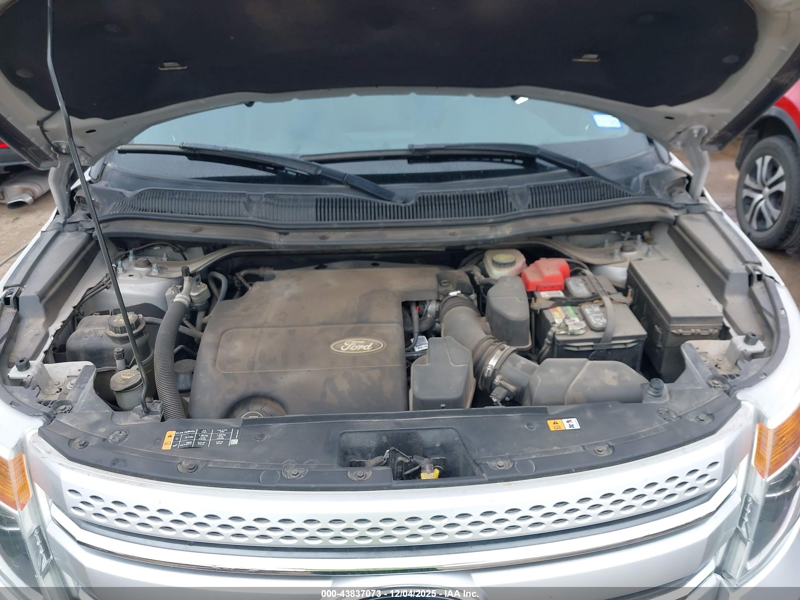 FORD EXPLORER image 10