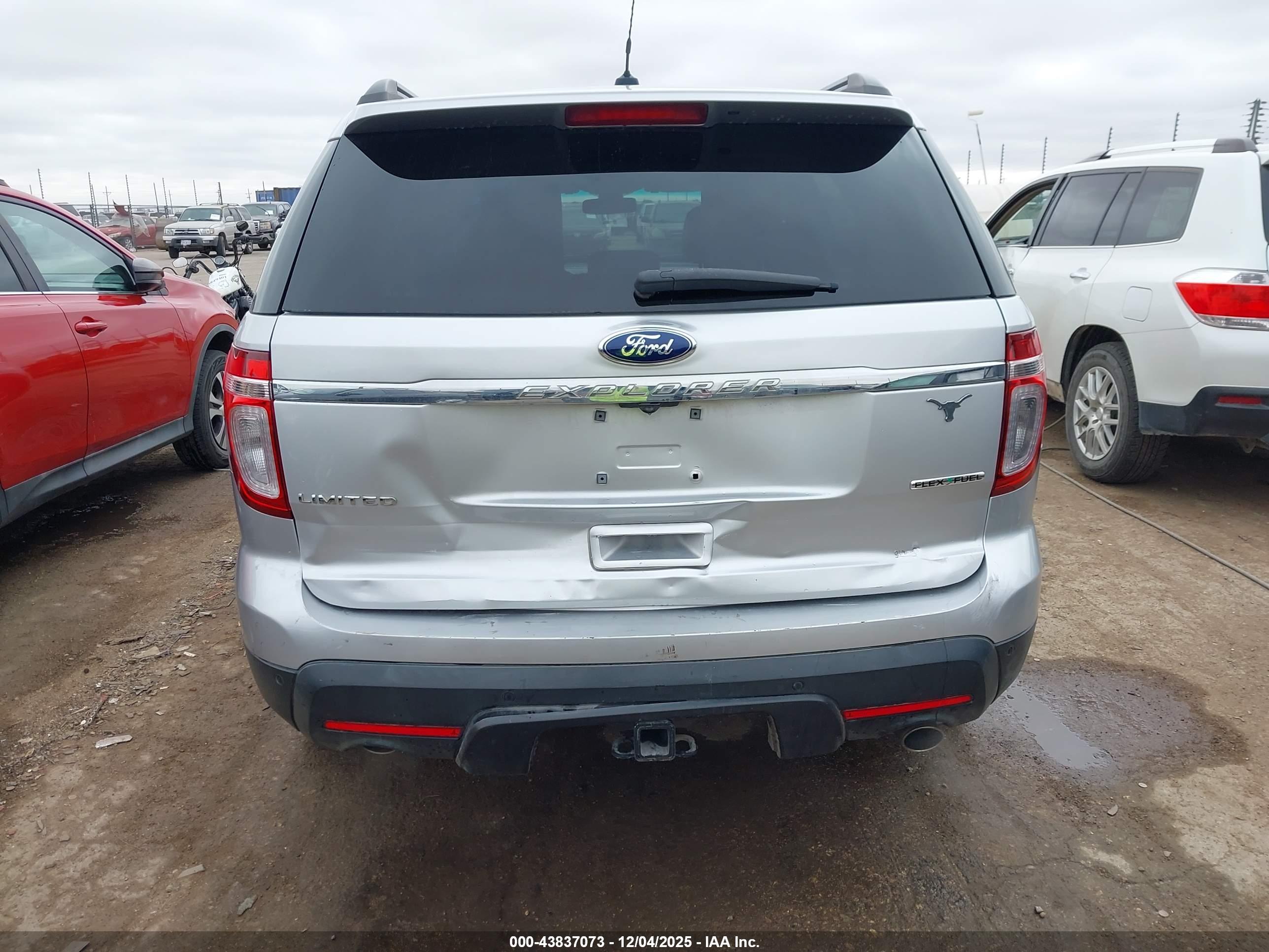FORD EXPLORER image 6