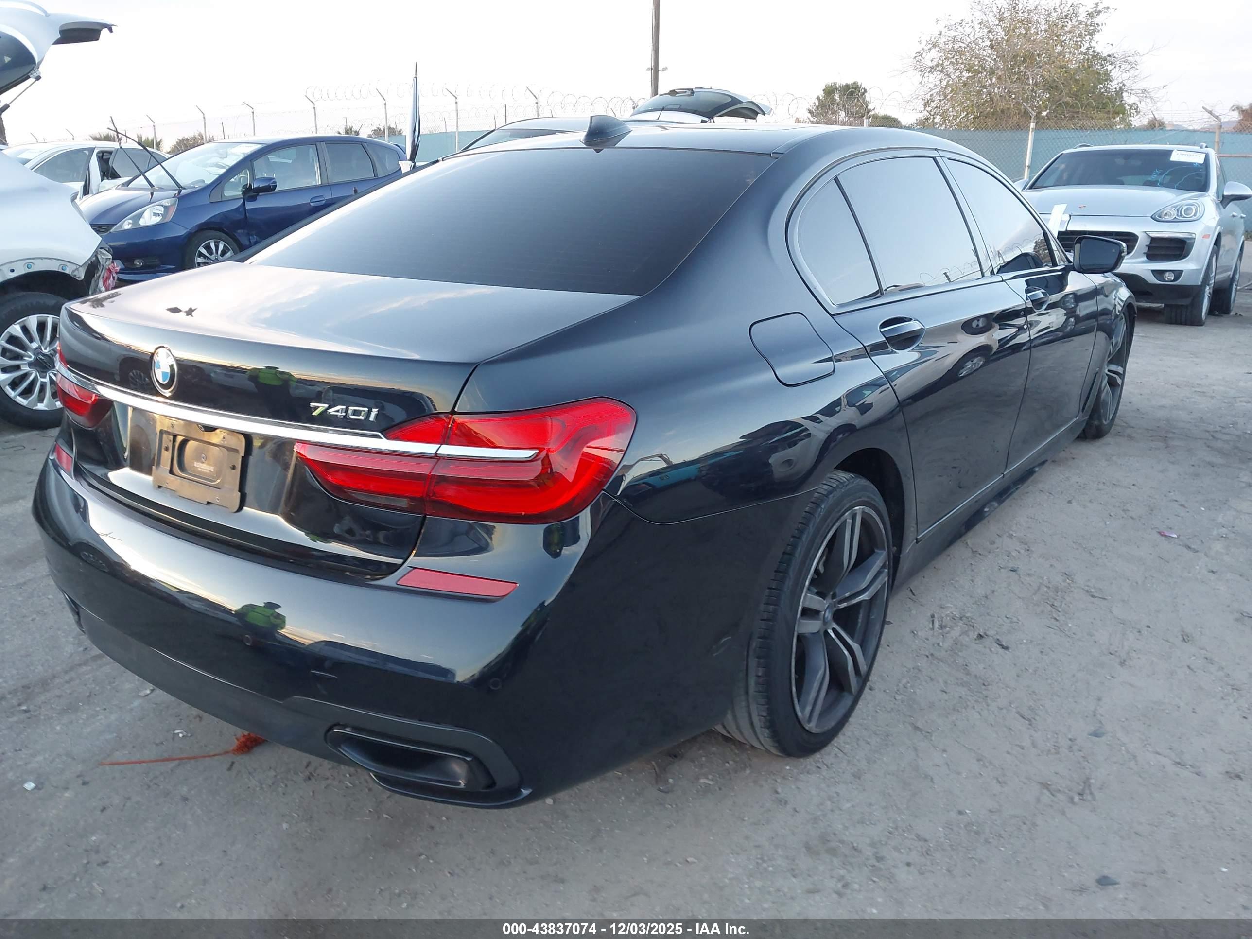 BMW 740I image 4
