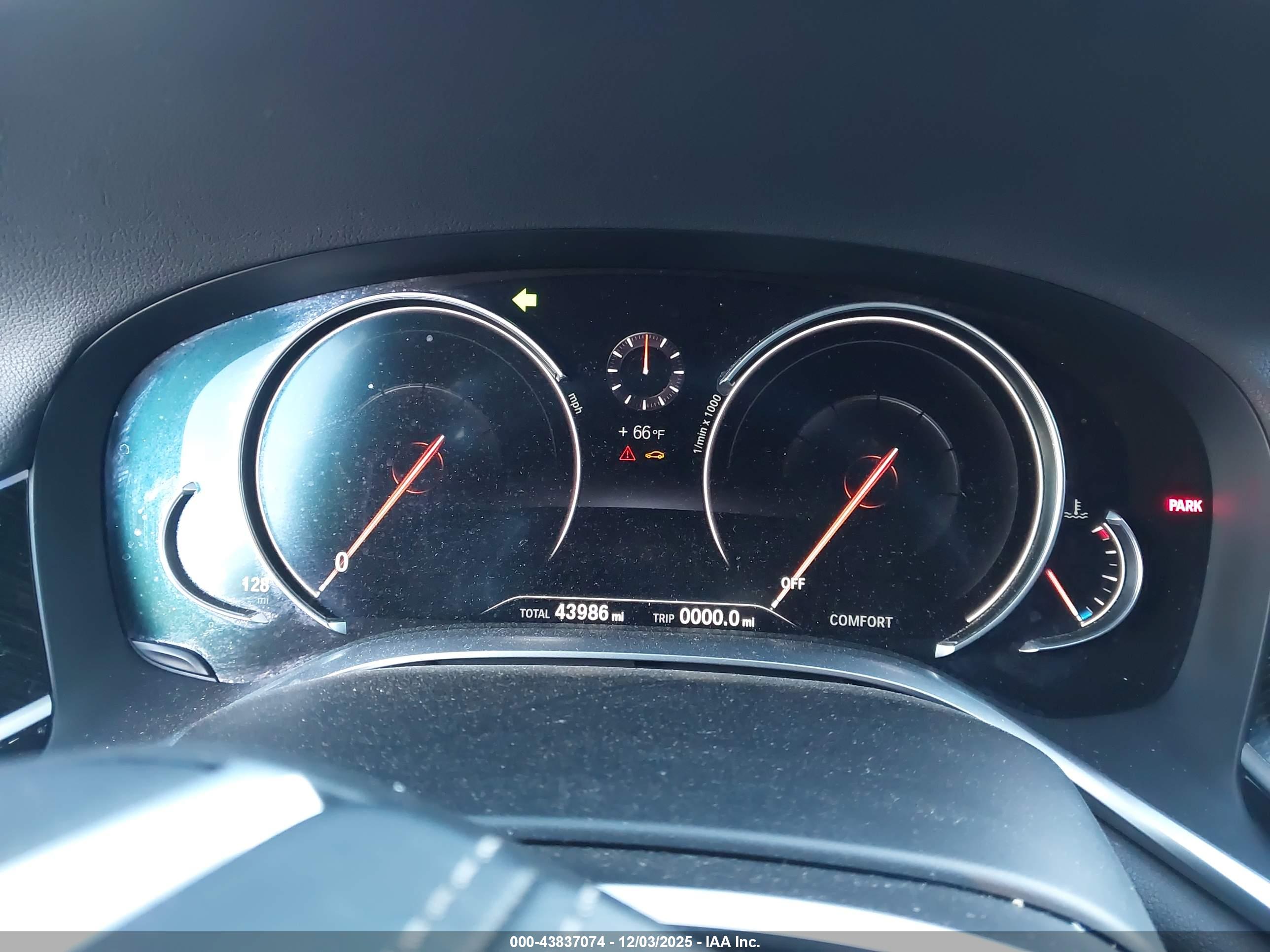 BMW 740I image 7