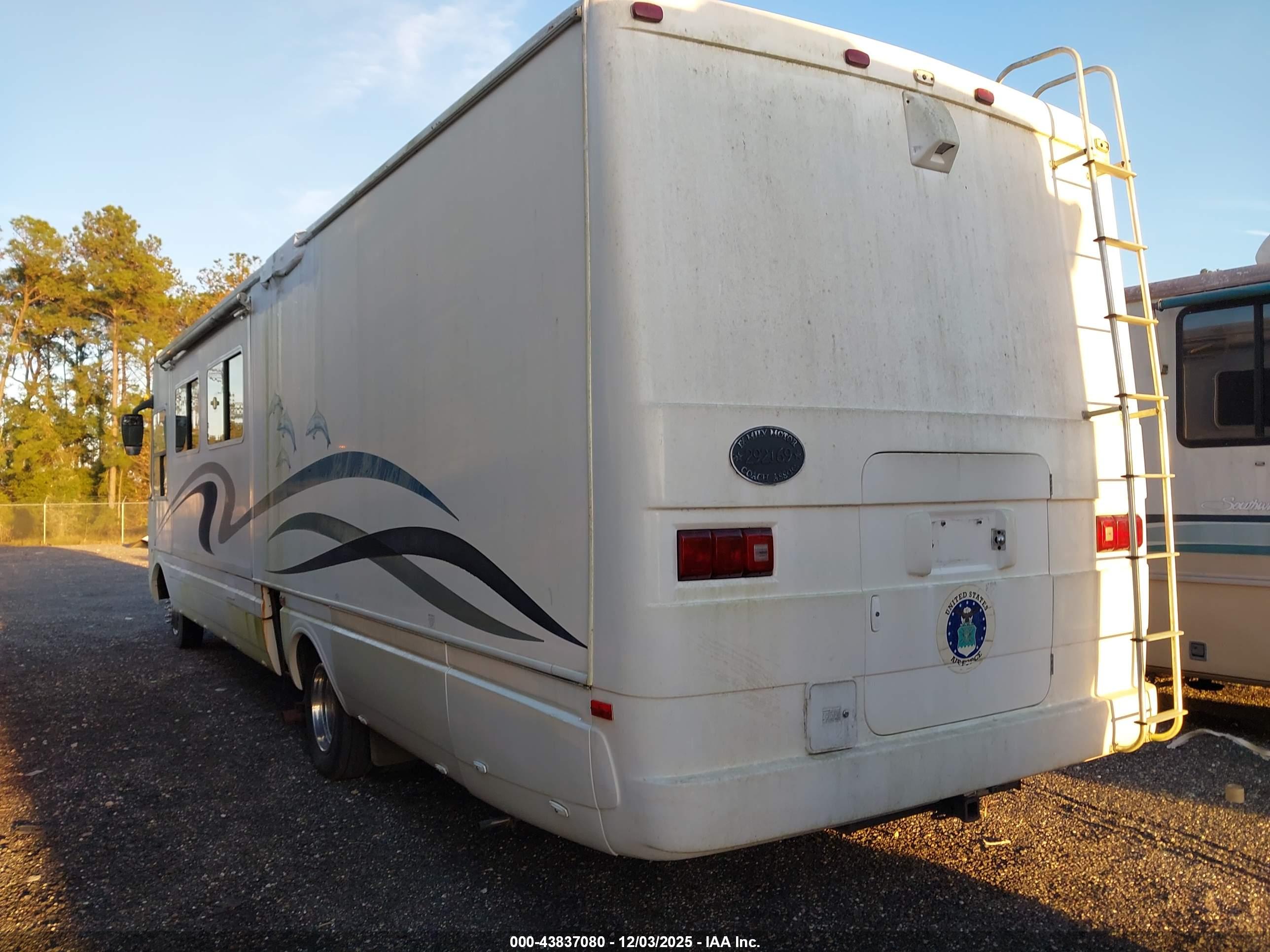 FORD F550 image 3