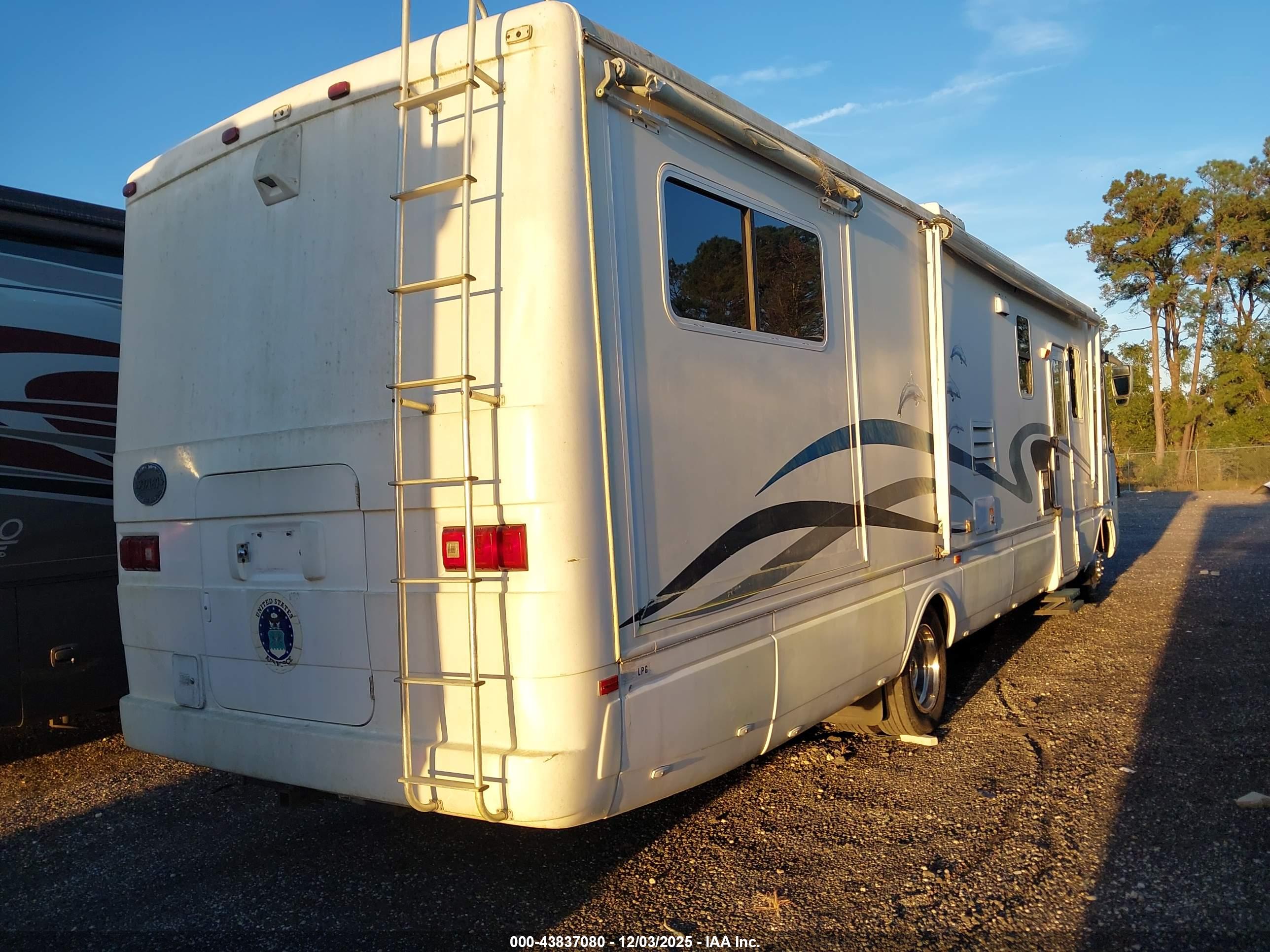 FORD F550 image 4