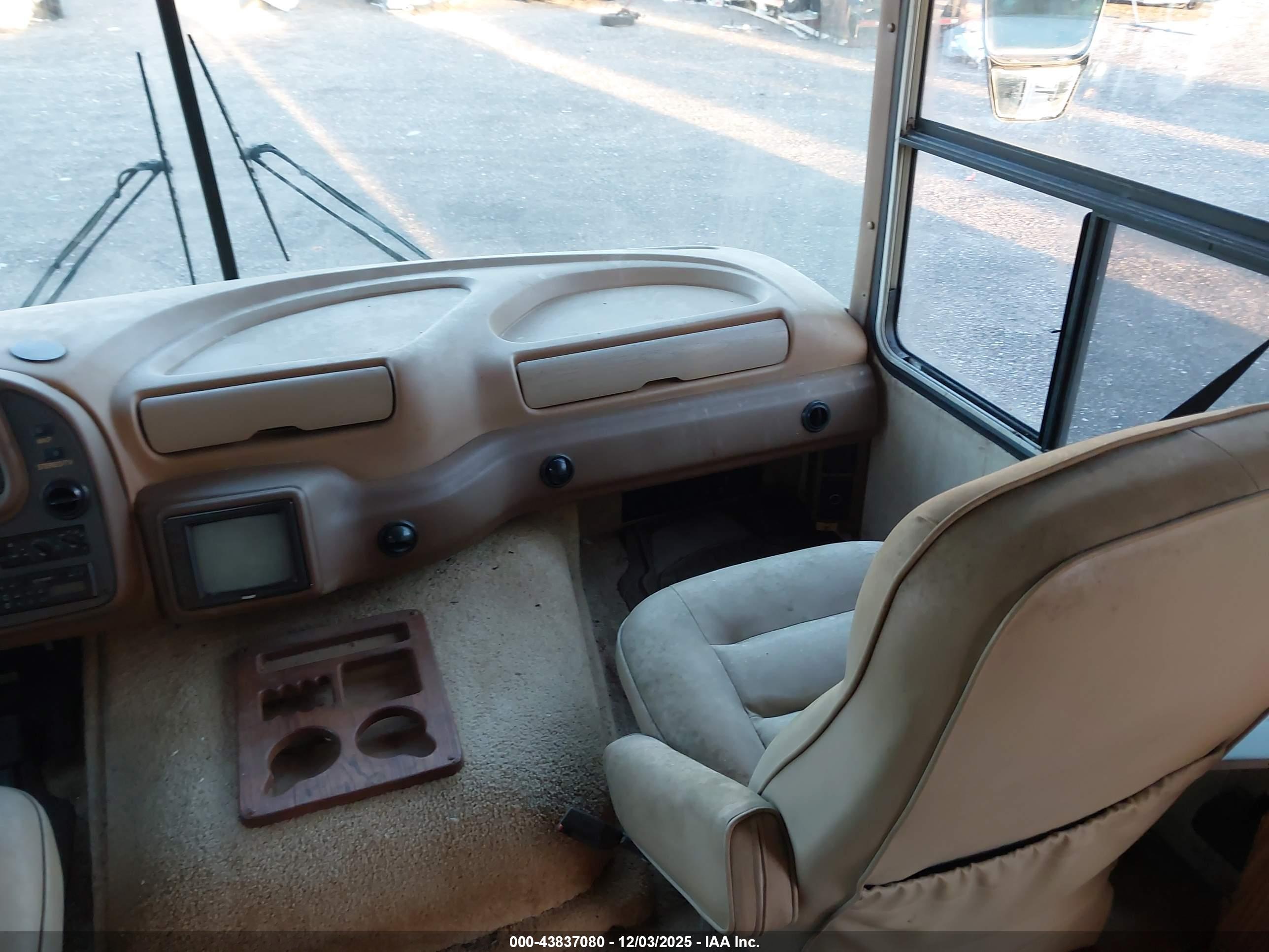 FORD F550 image 5