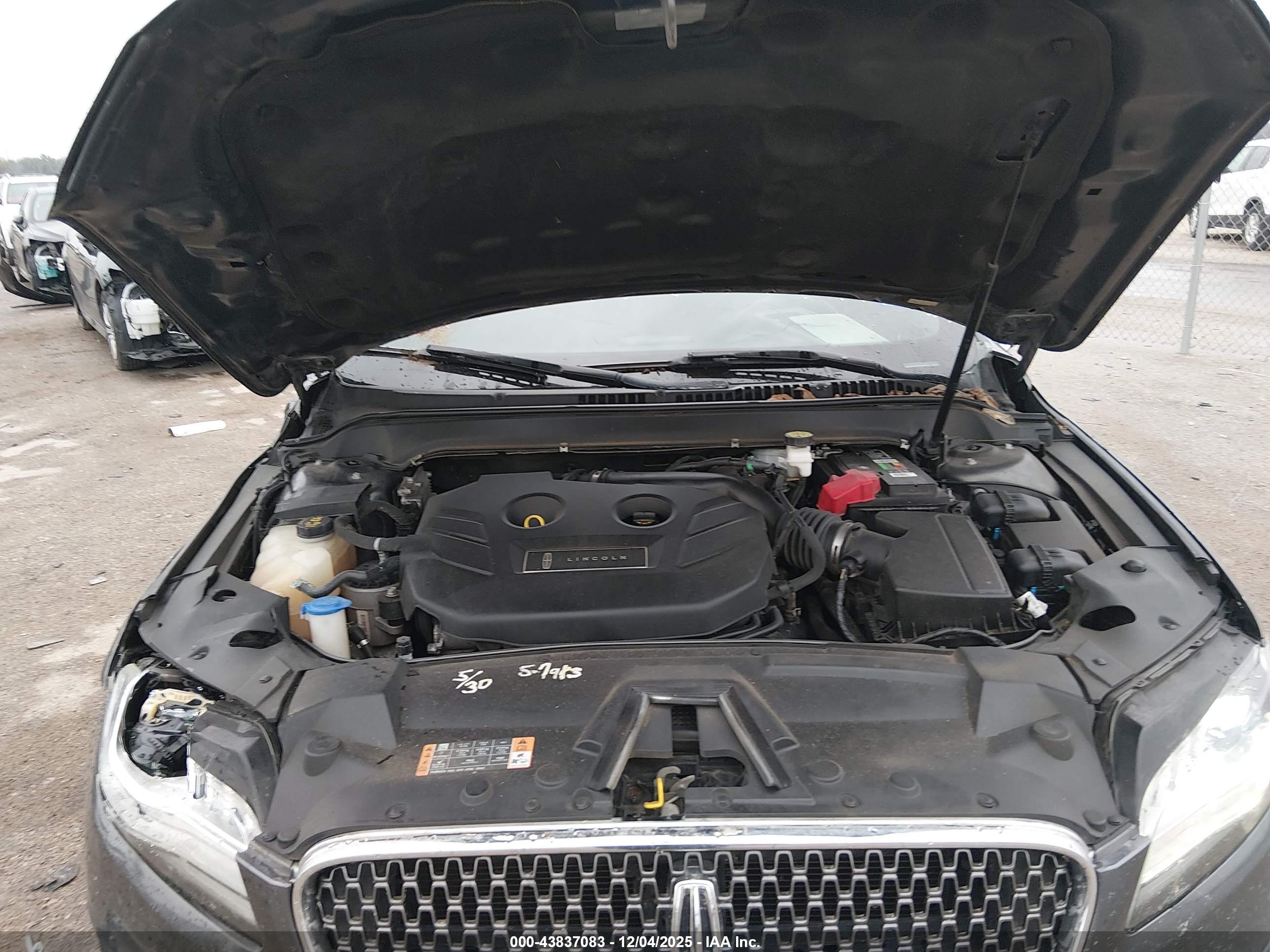 LINCOLN MKZ image 10