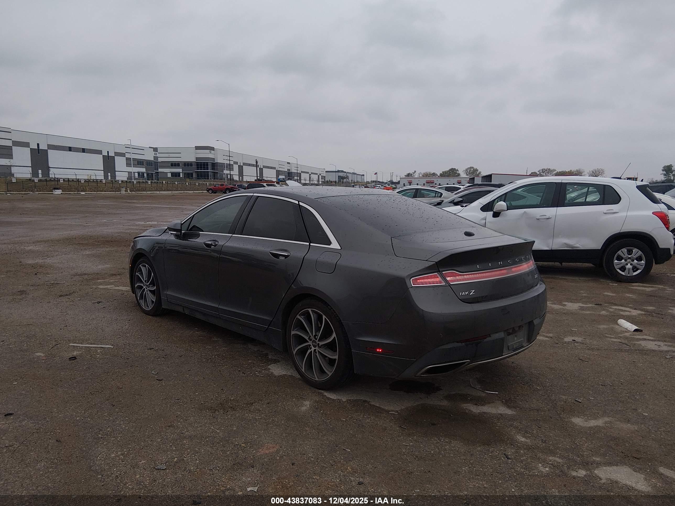 LINCOLN MKZ image 3