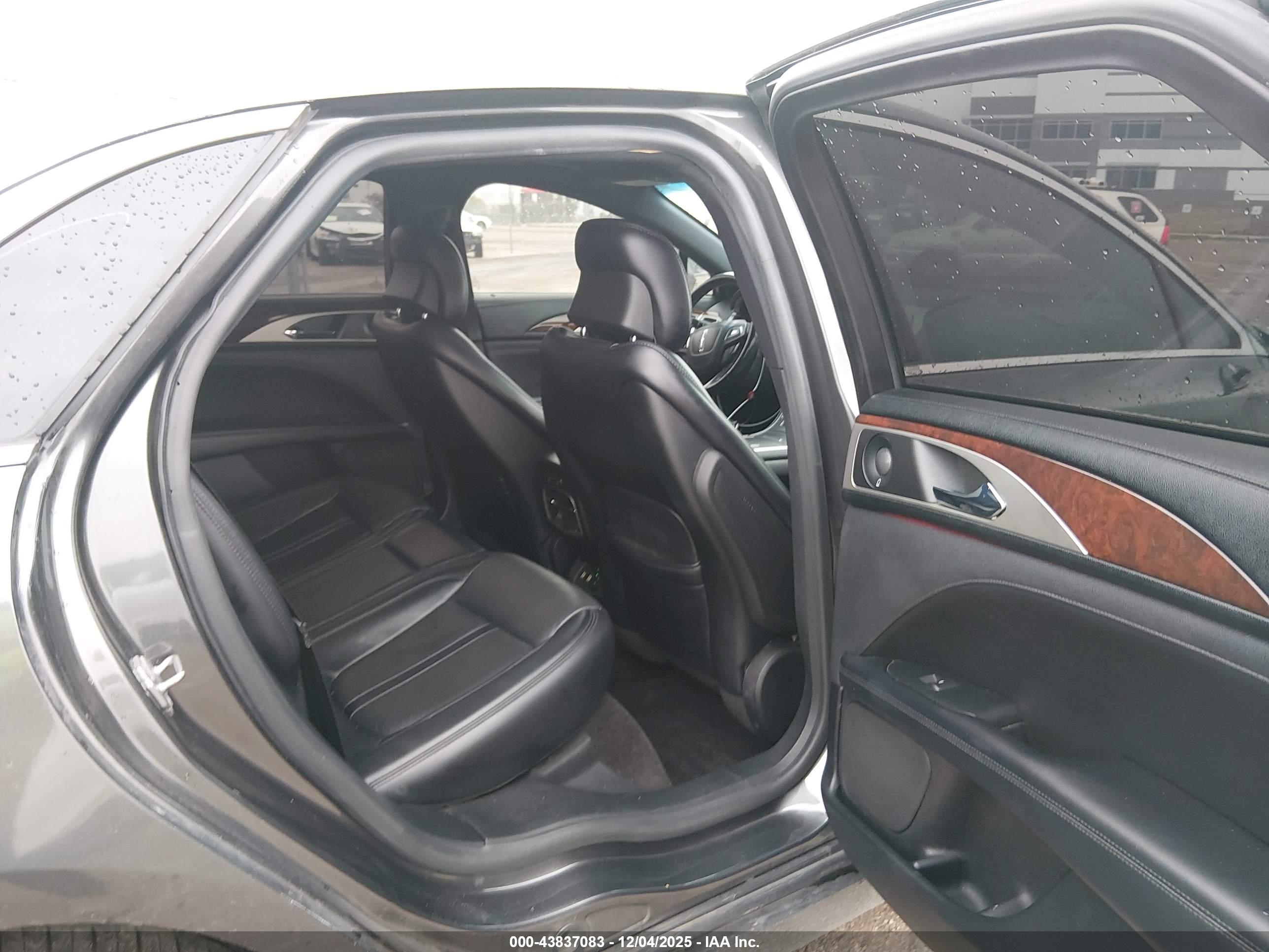 LINCOLN MKZ image 8