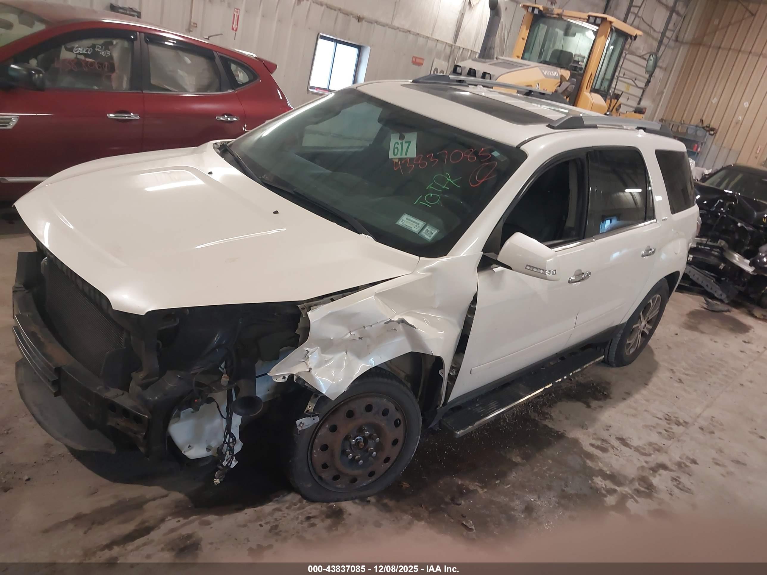 GMC ACADIA image 2