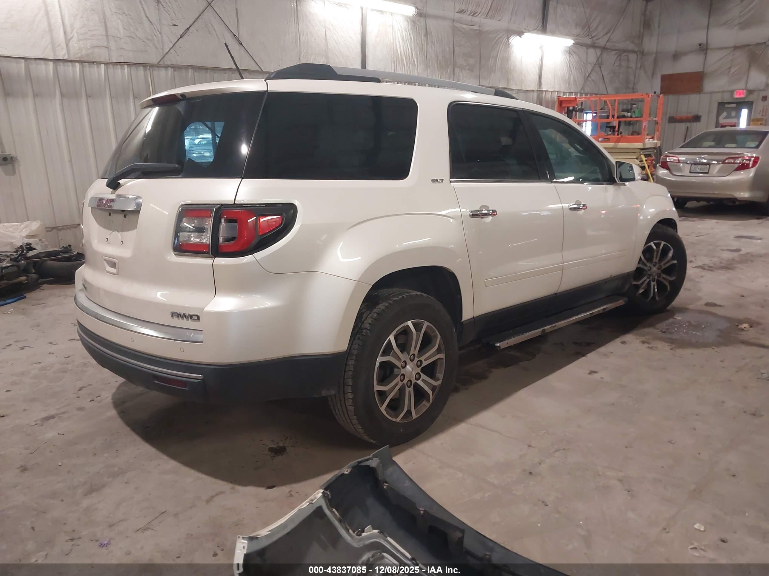 GMC ACADIA image 4