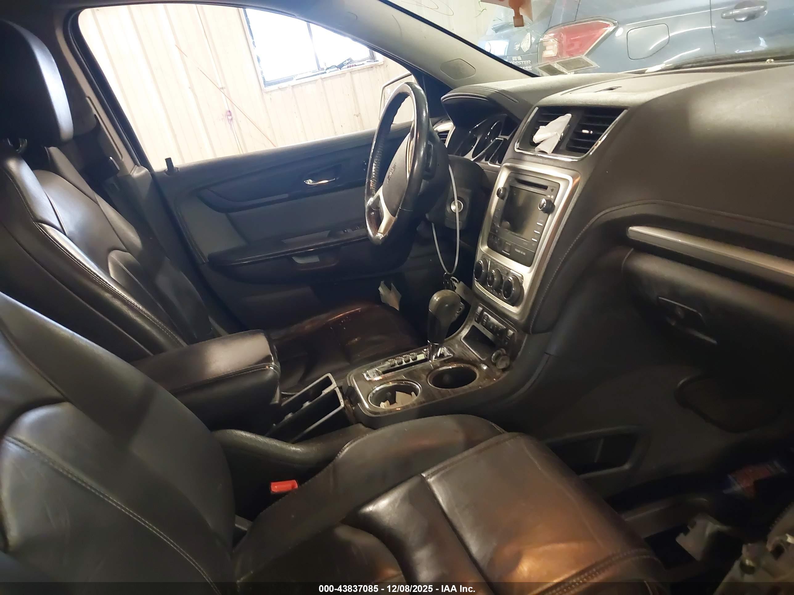 GMC ACADIA image 5