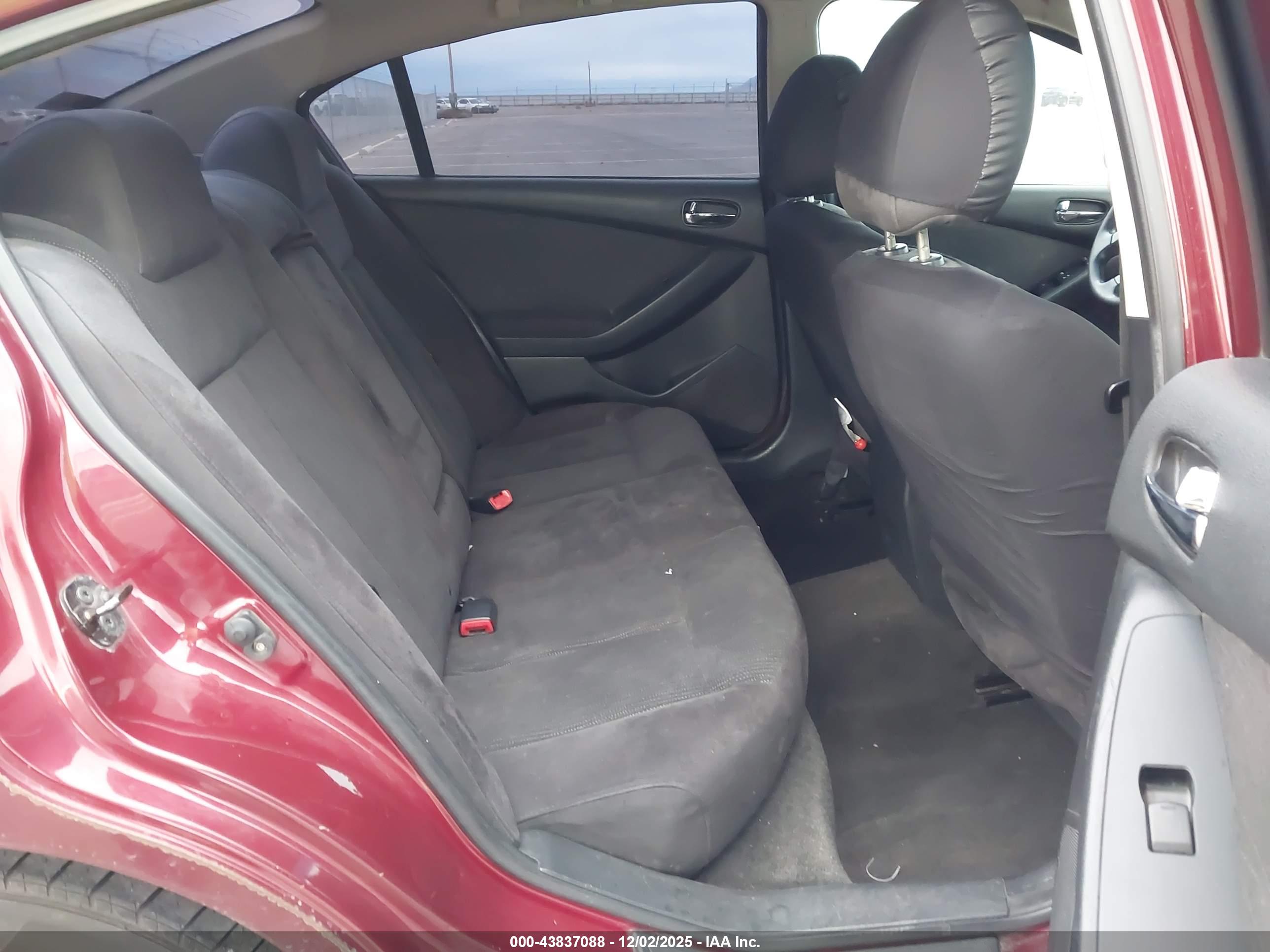 NISSAN ALTIMA image 8