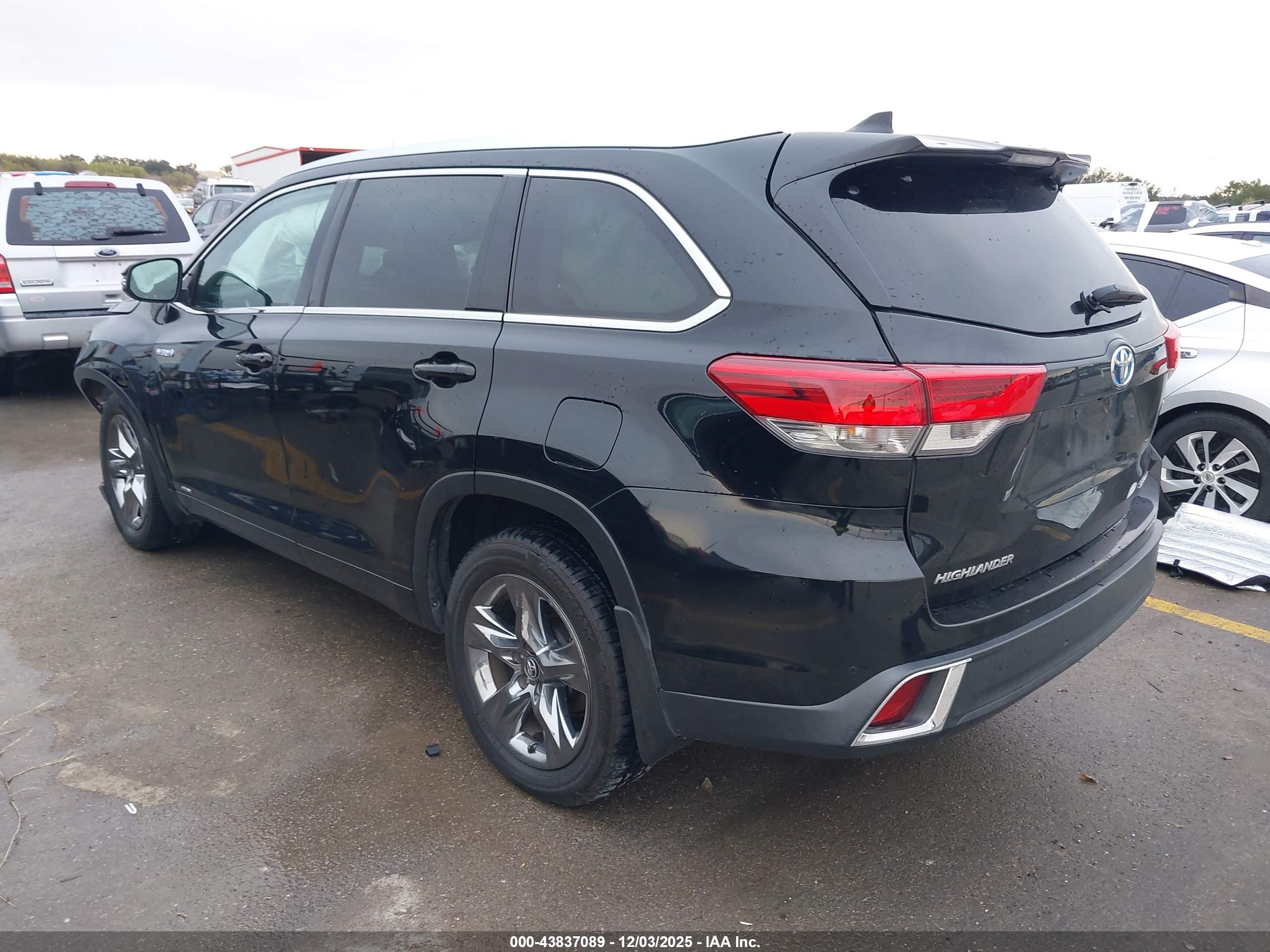 TOYOTA HIGHLANDER image 3