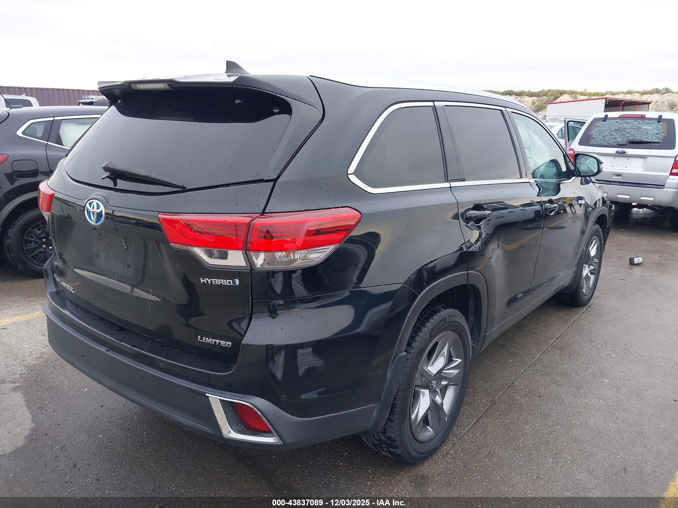 TOYOTA HIGHLANDER image 4