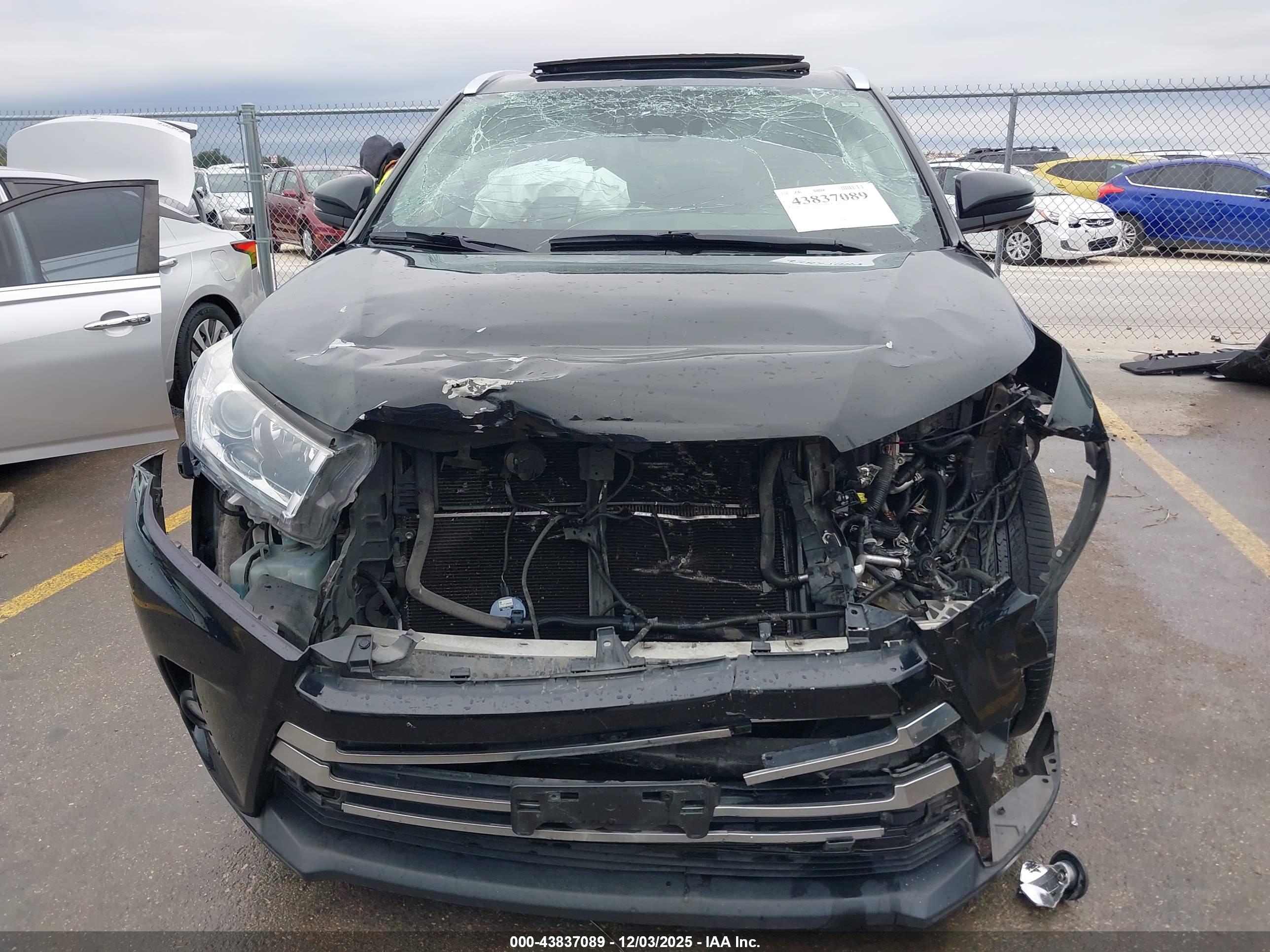 TOYOTA HIGHLANDER image 6