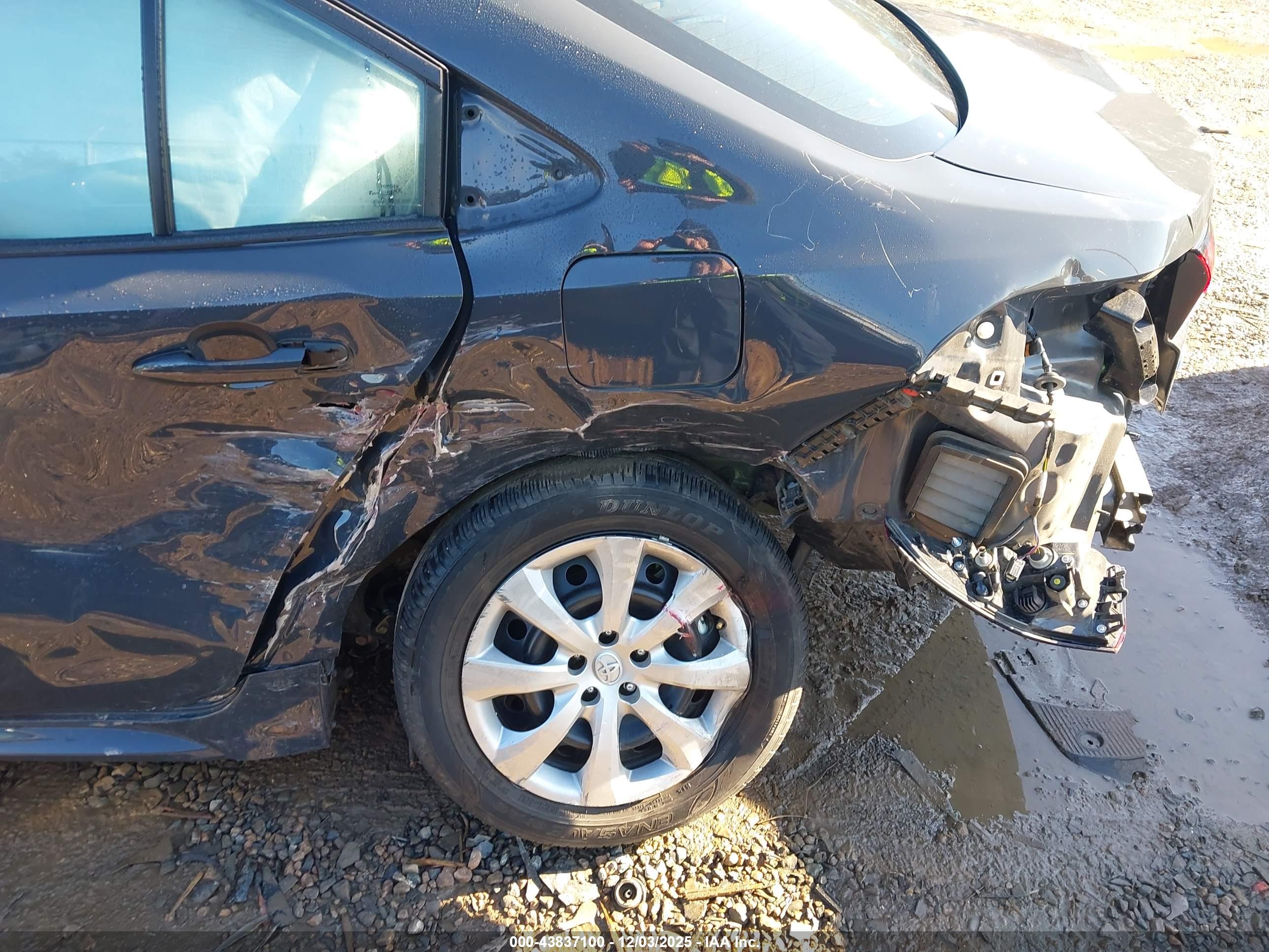 TOYOTA COROLLA image 6