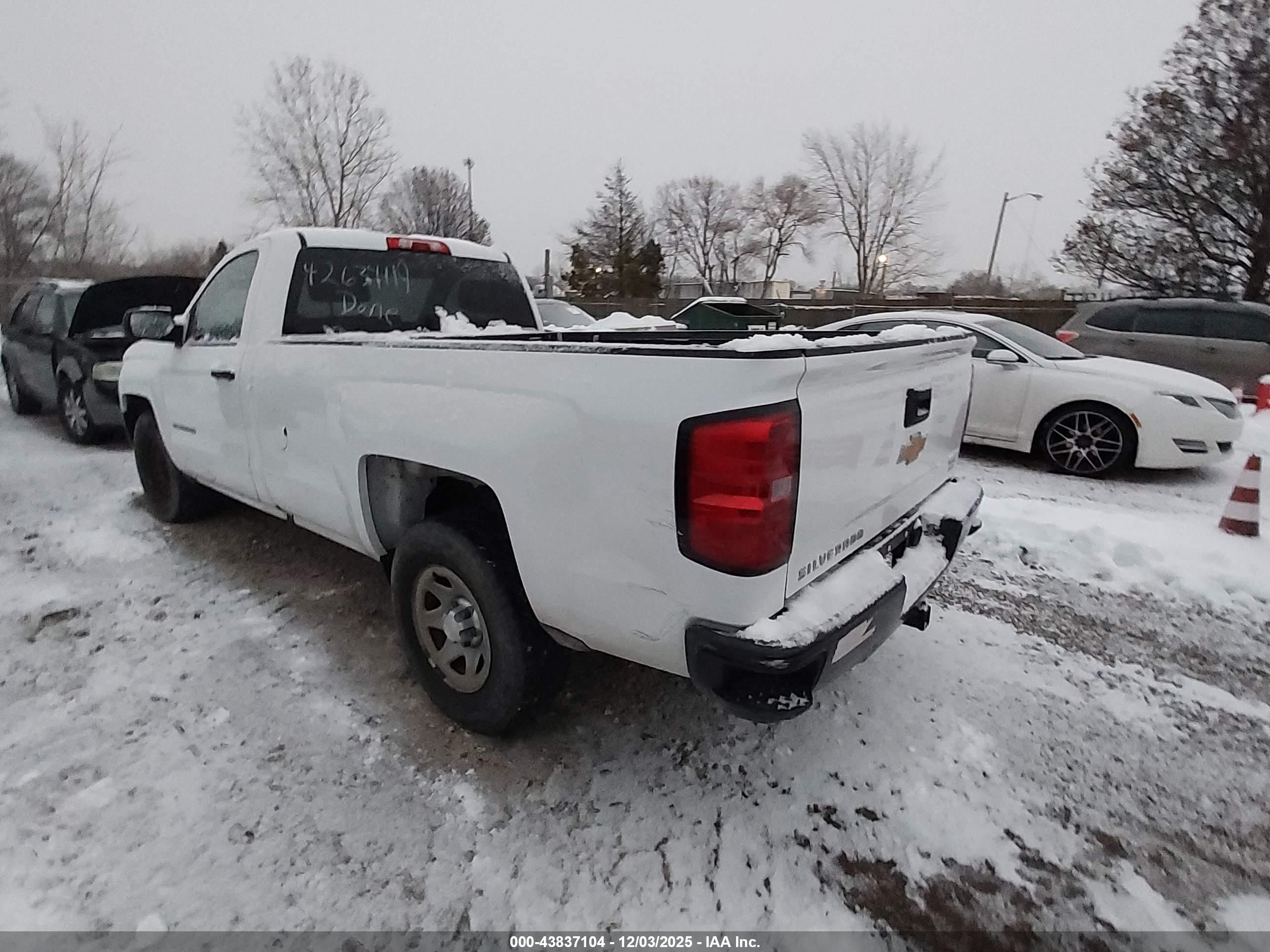 CHEVROLET SILVERADO image 3