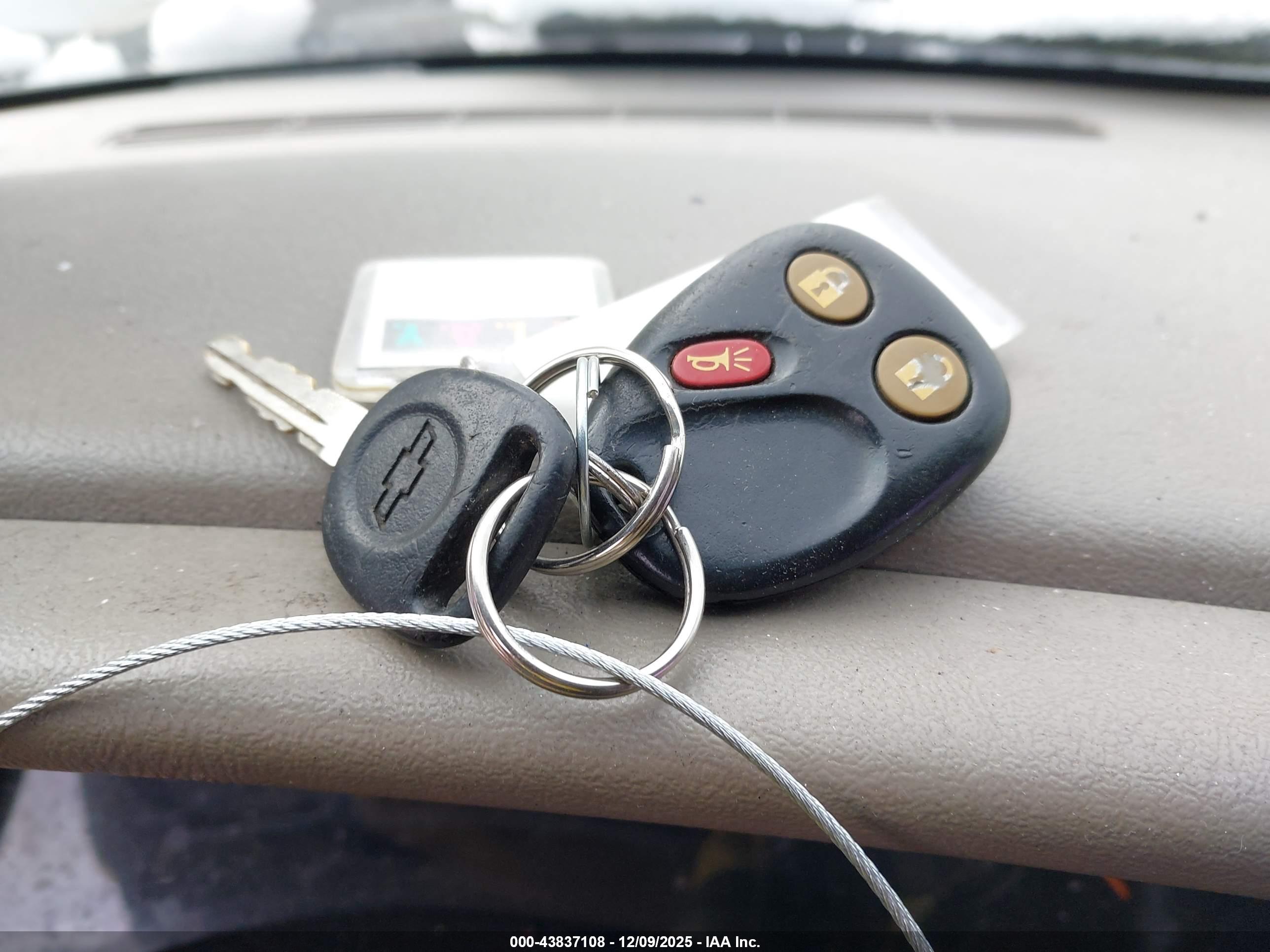 CHEVROLET AVALANCHE image 11