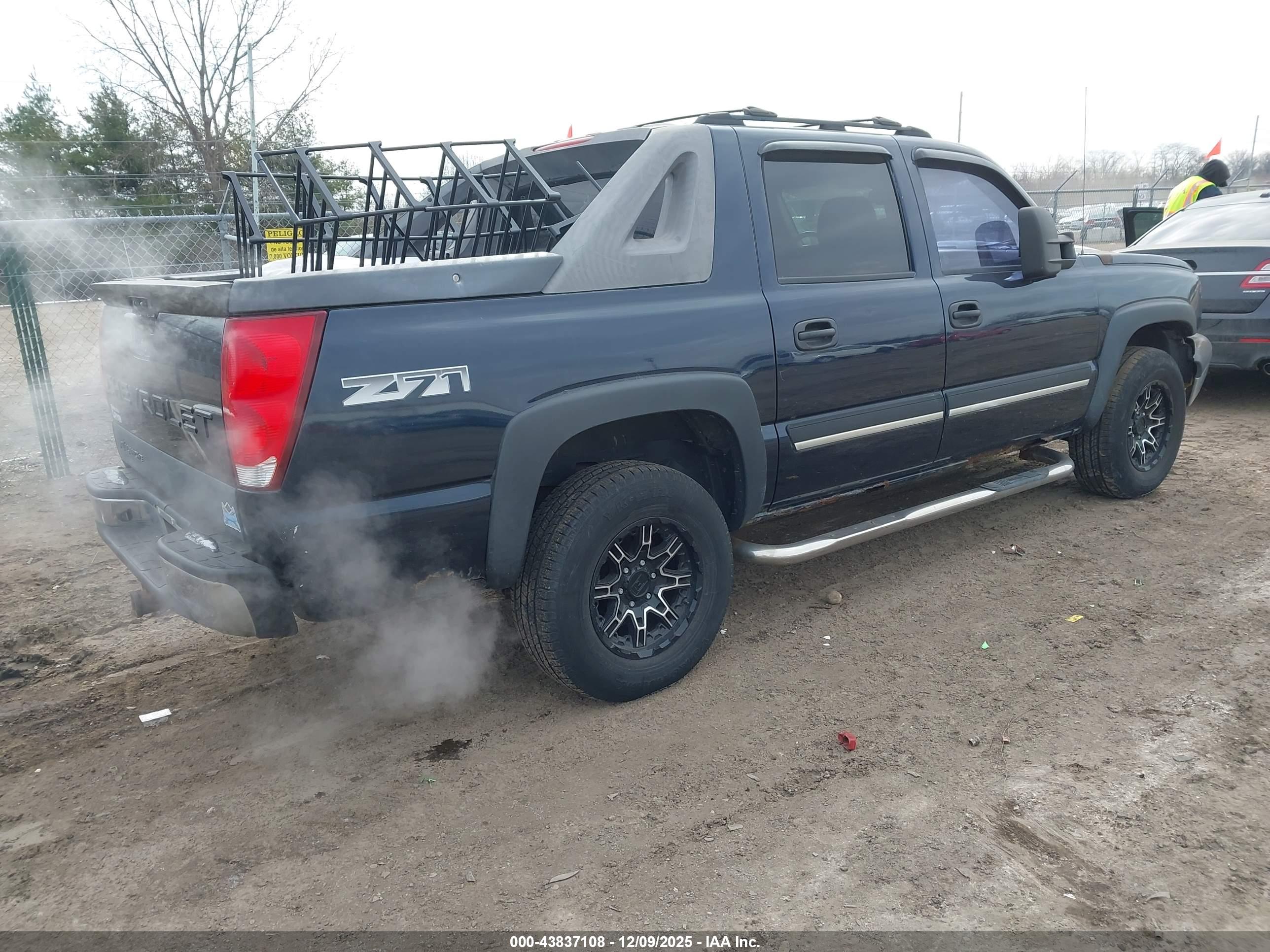 CHEVROLET AVALANCHE image 4