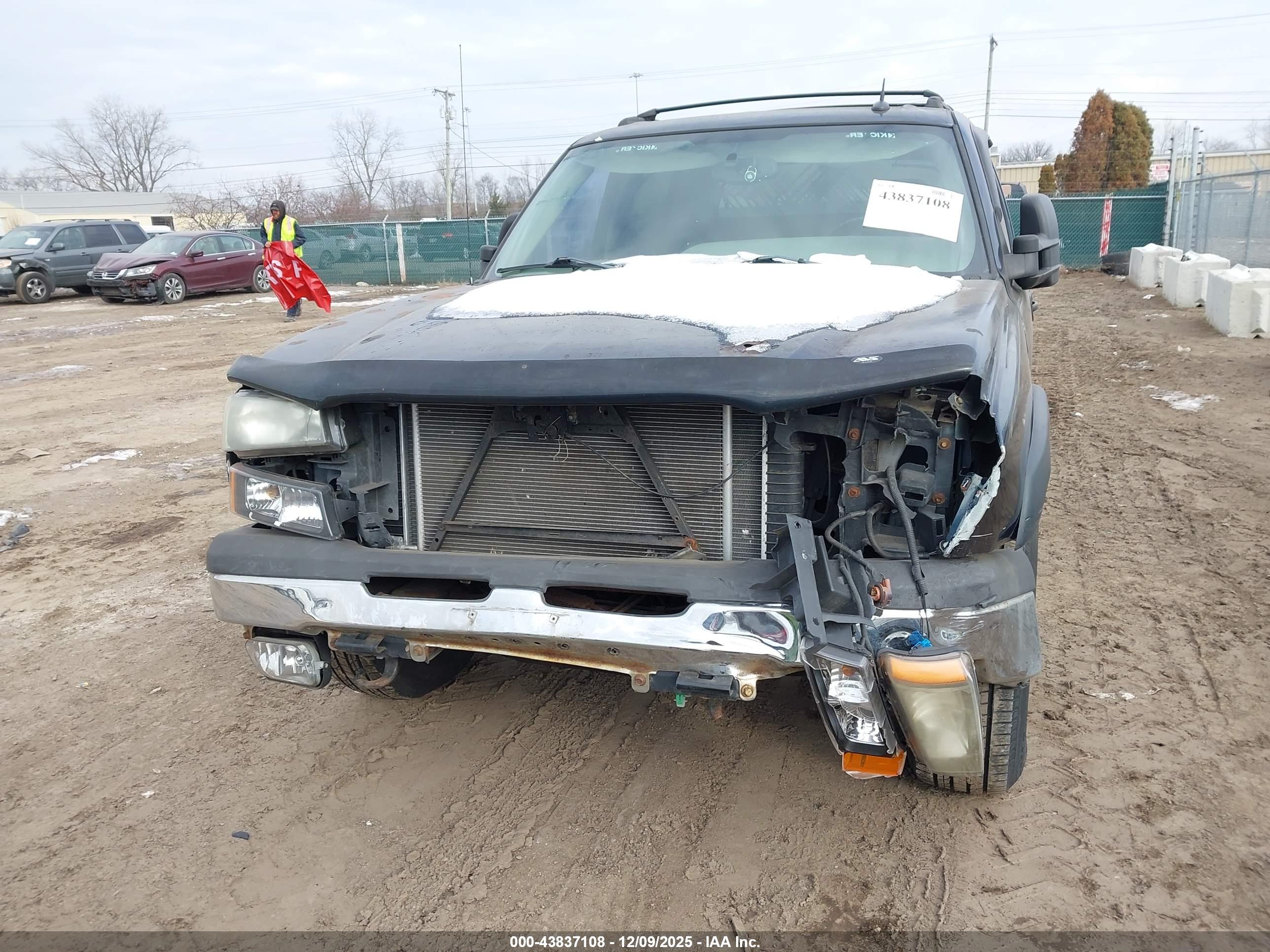 CHEVROLET AVALANCHE image 6