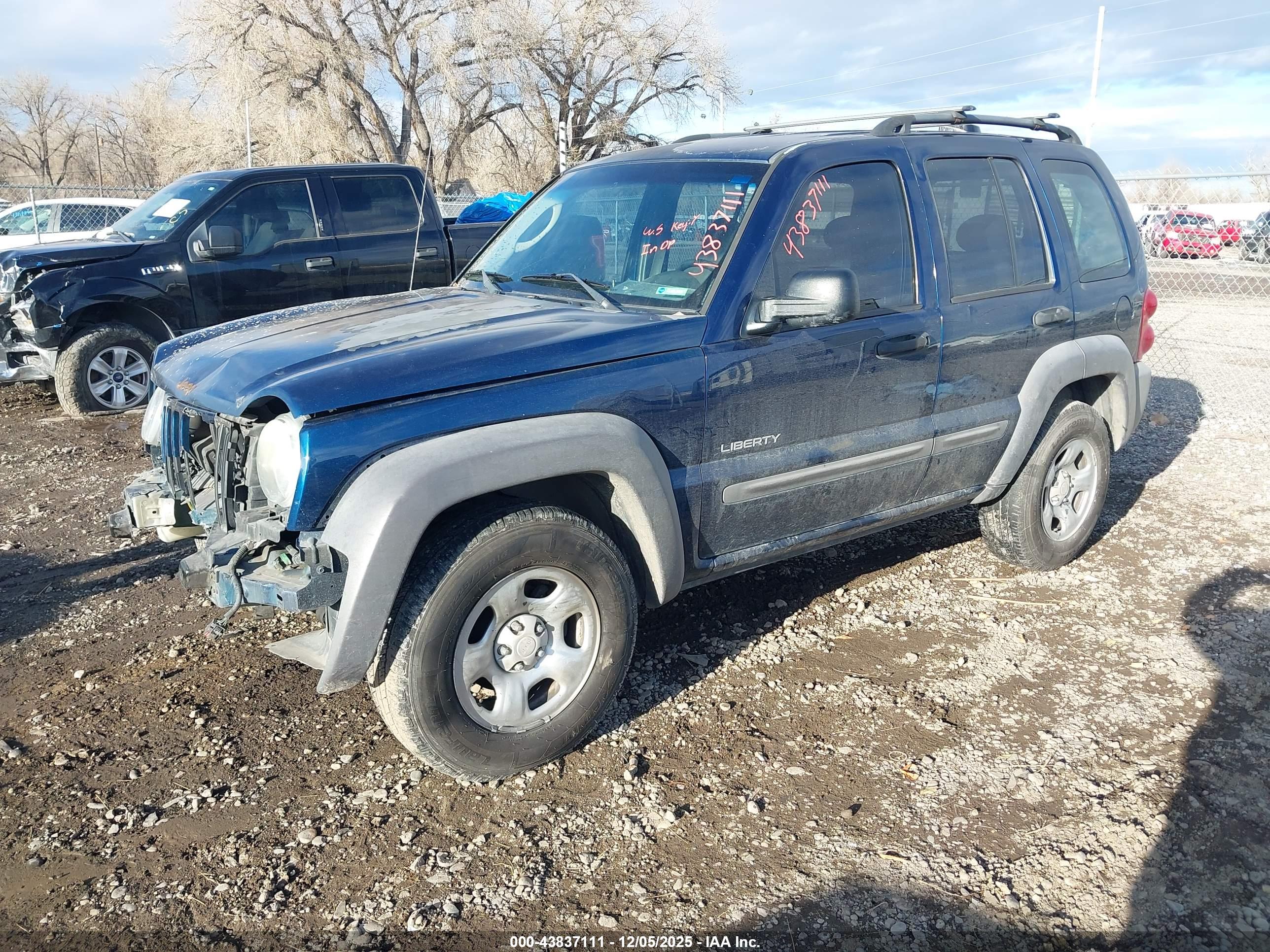 JEEP LIBERTY image 2
