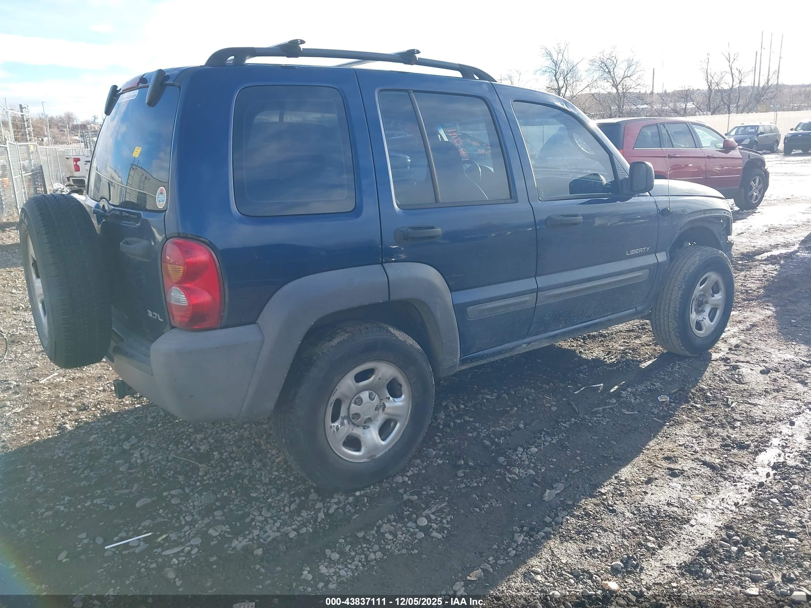 JEEP LIBERTY image 4