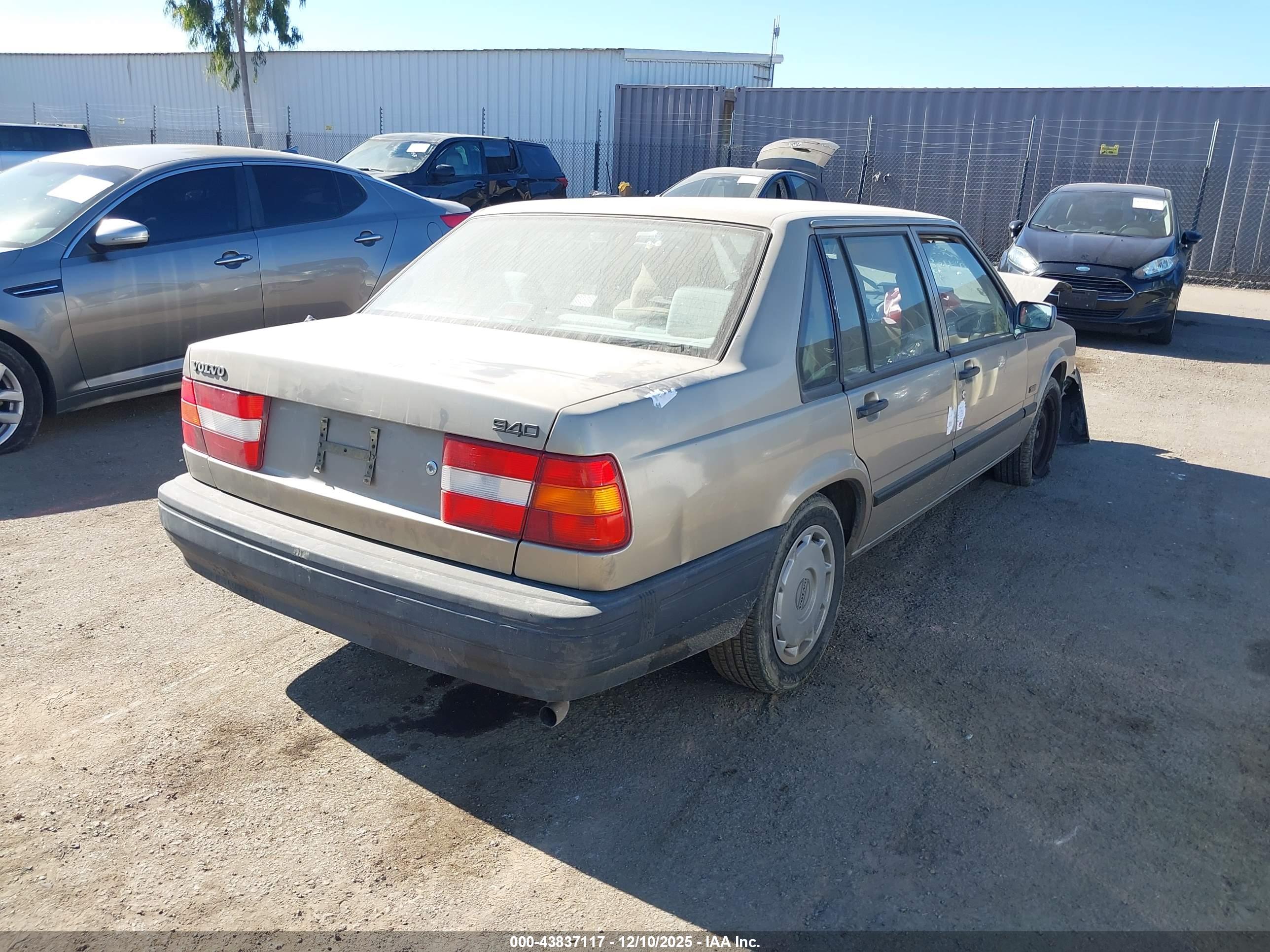 VOLVO 940 image 4