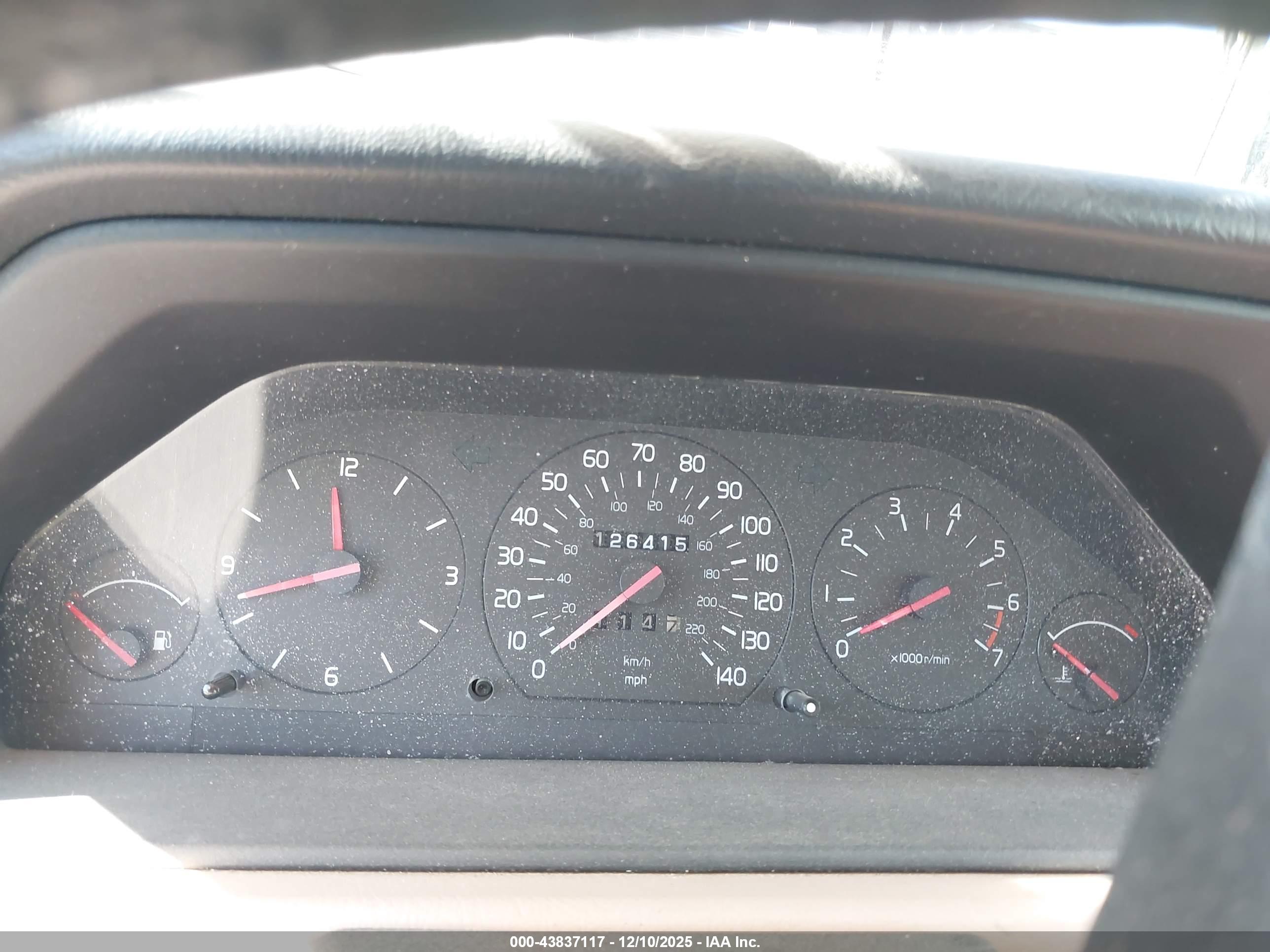 VOLVO 940 image 7