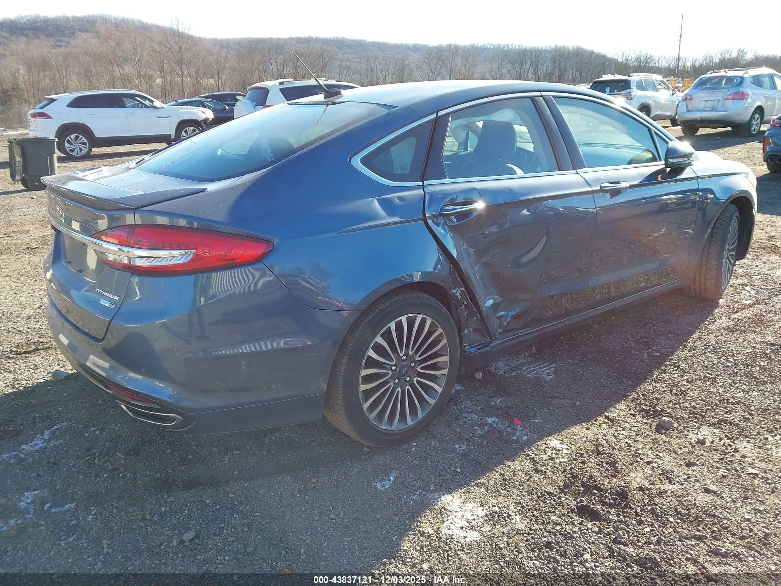 FORD FUSION image 4
