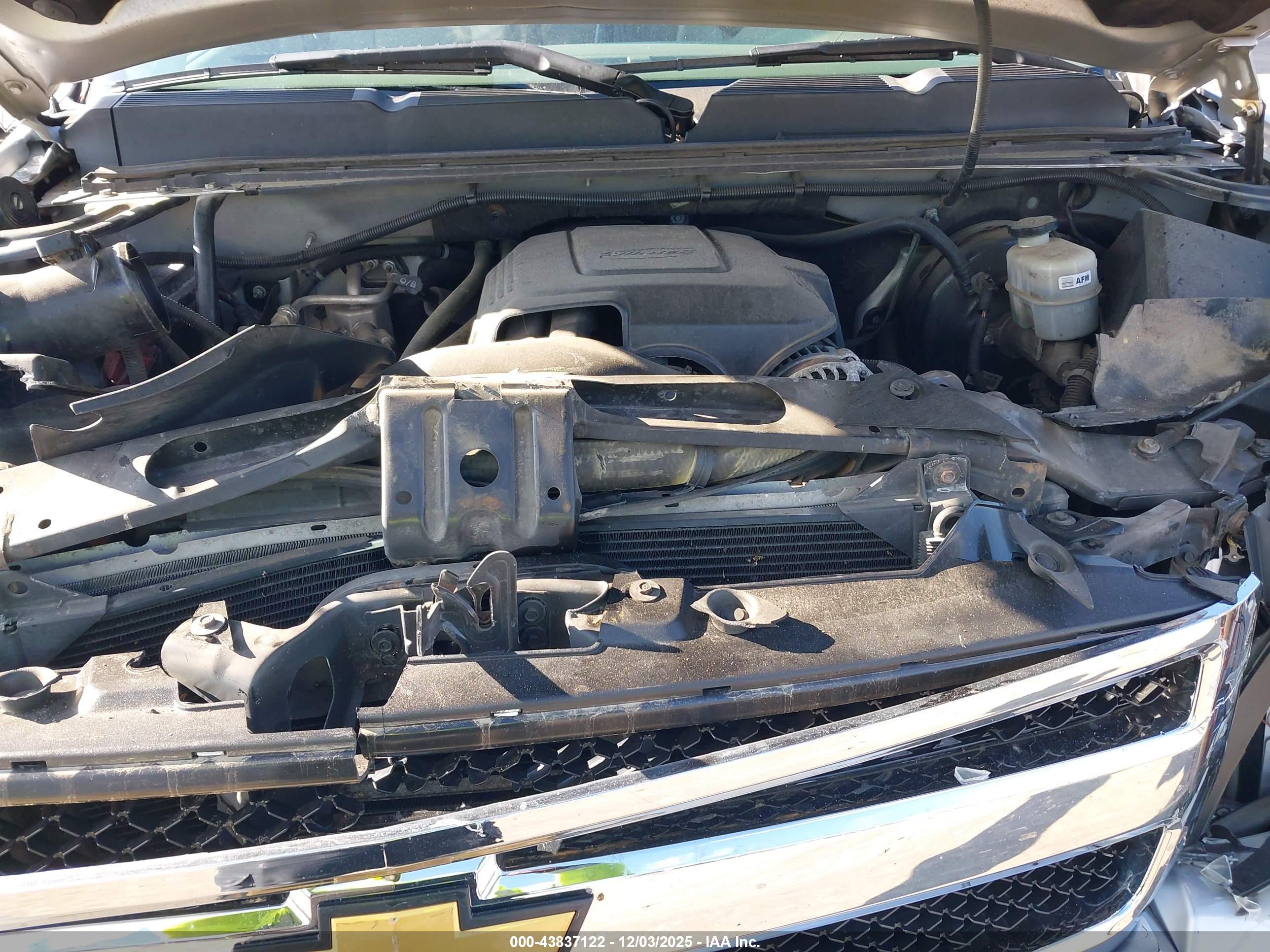 CHEVROLET SILVERADO image 10