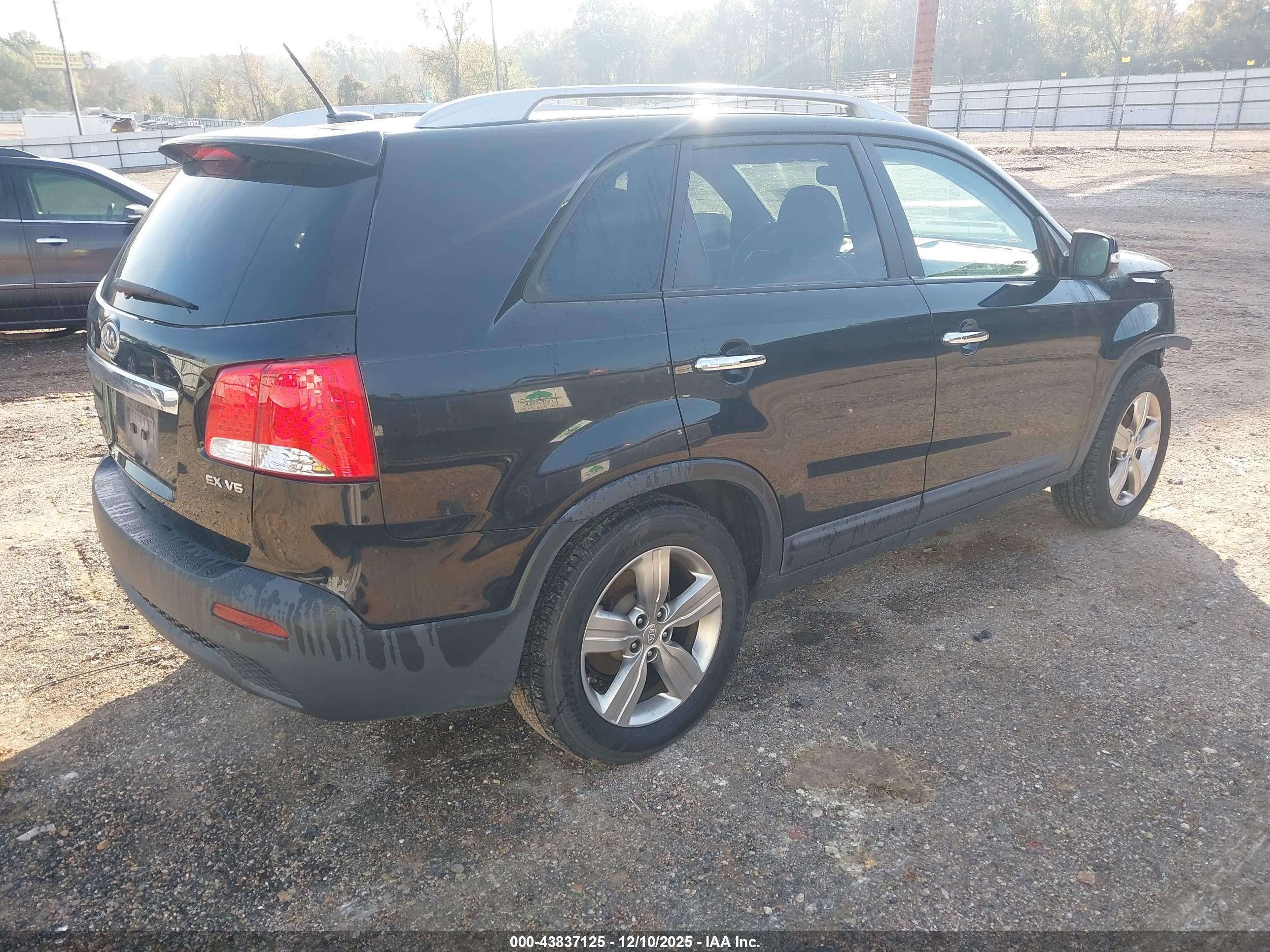 KIA SORENTO image 4