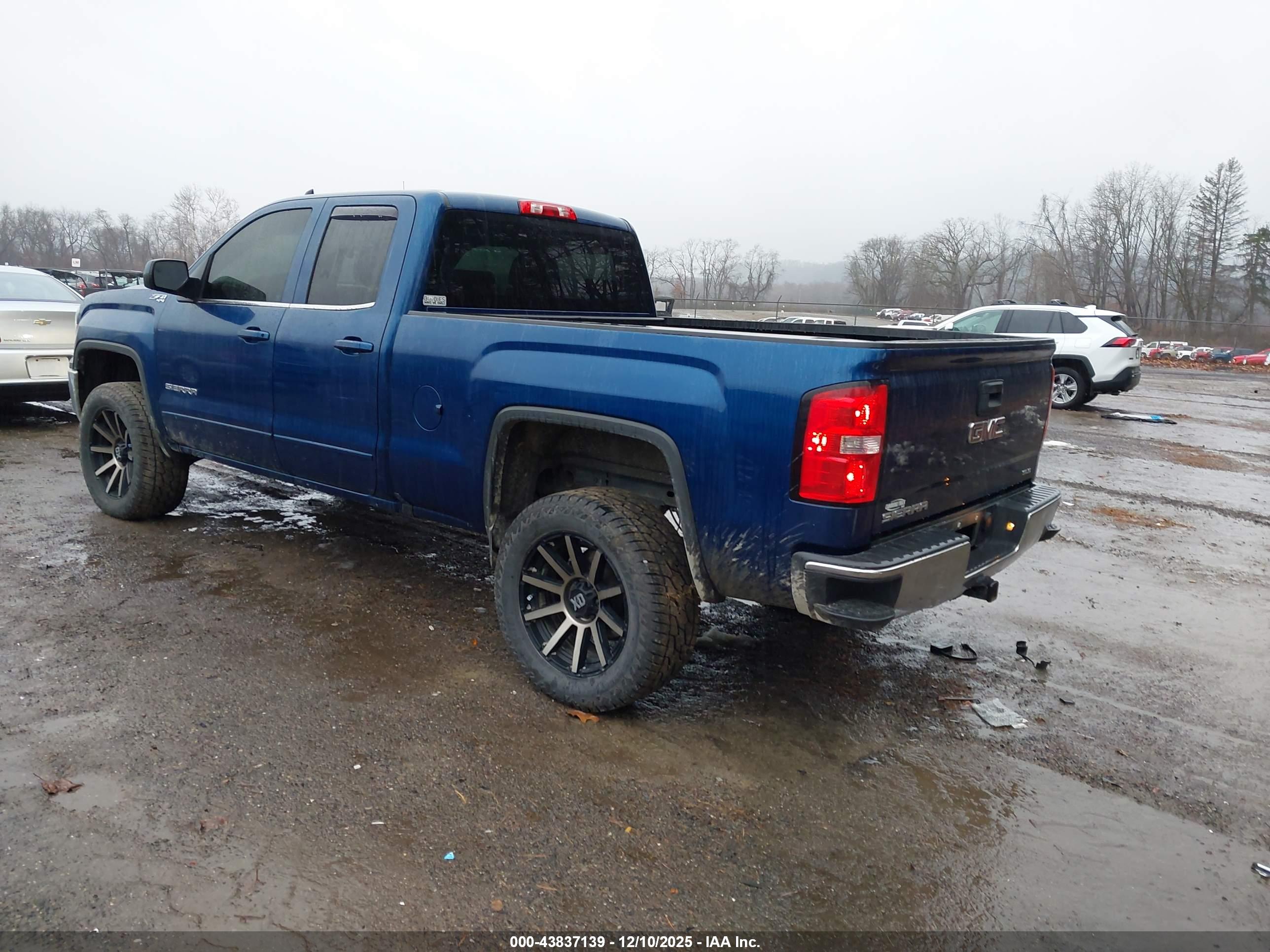 GMC SIERRA image 3