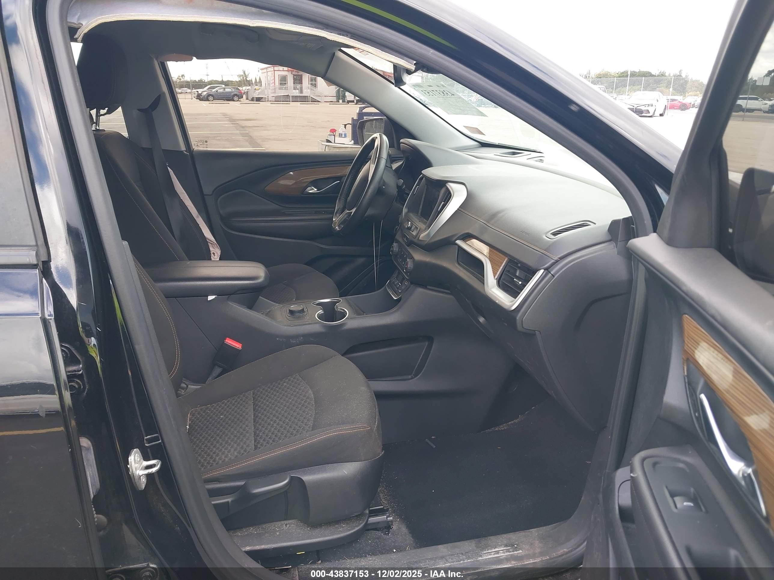 GMC TERRAIN image 5
