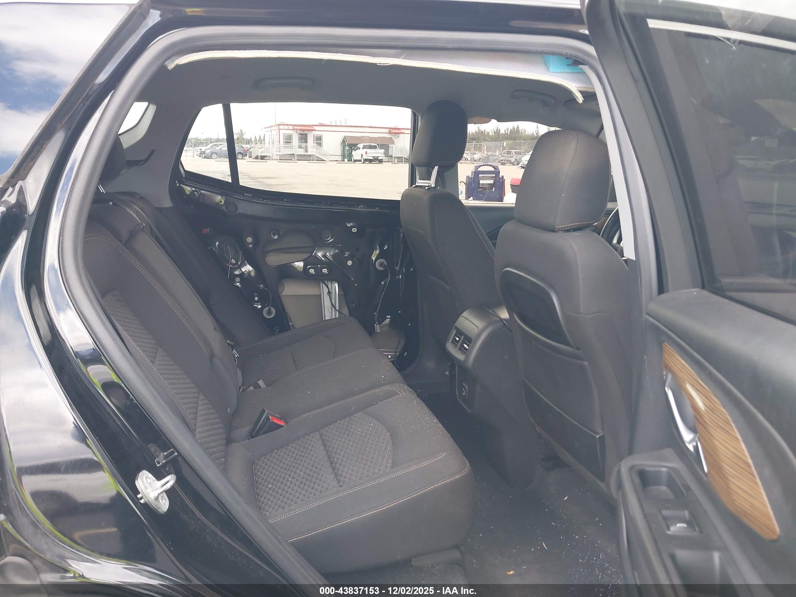 GMC TERRAIN image 8