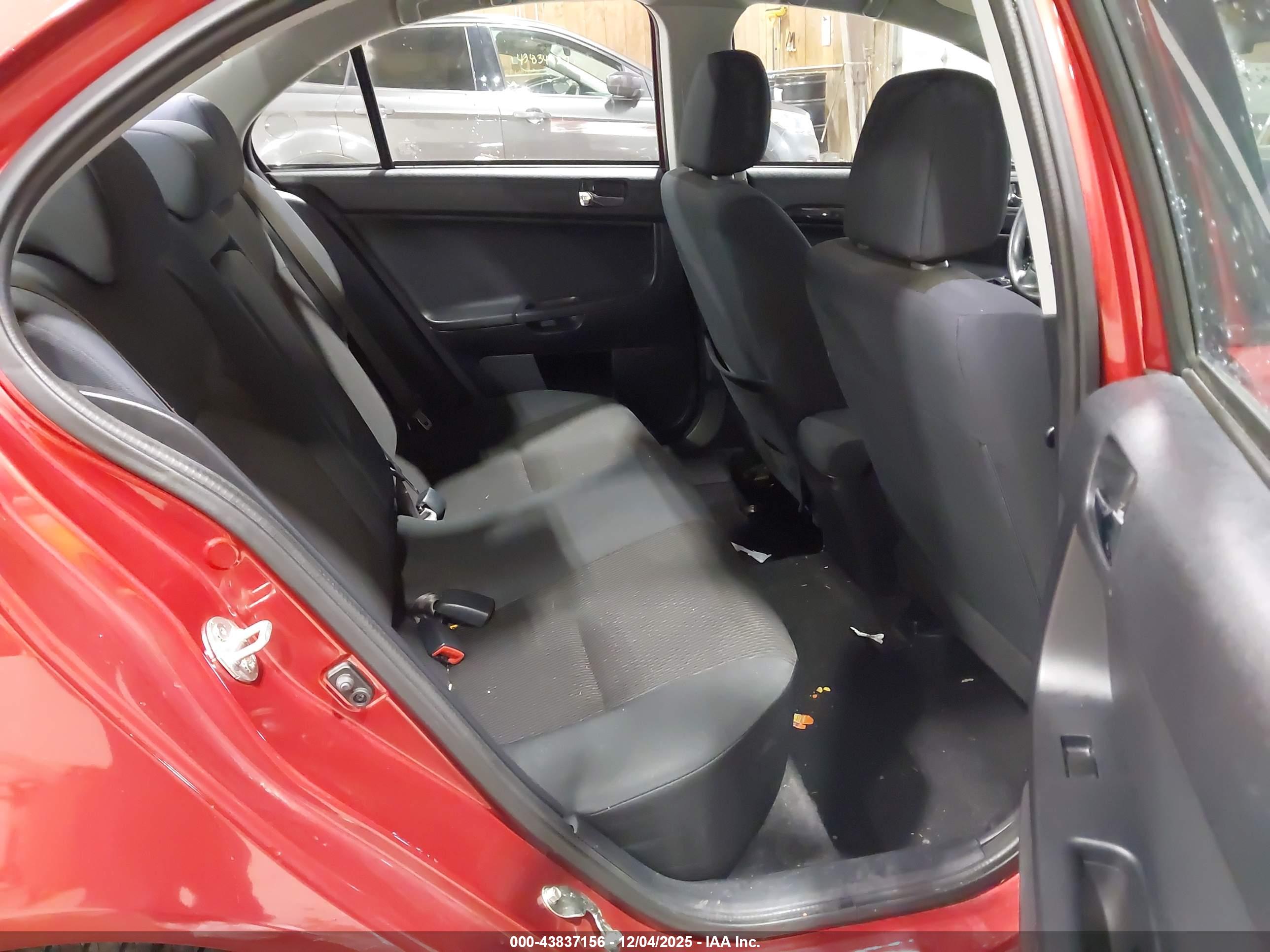 MITSUBISHI LANCER image 8