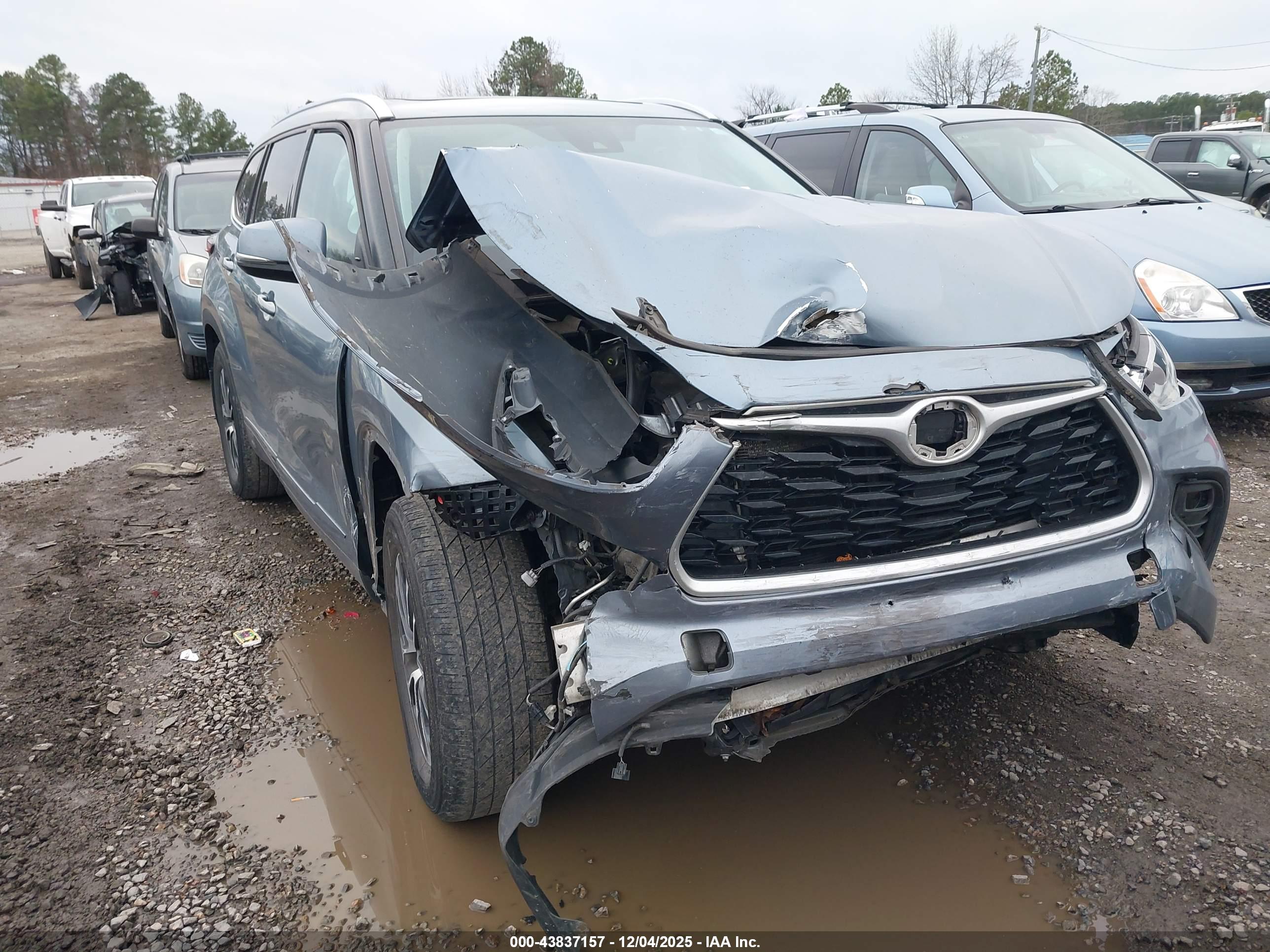 TOYOTA HIGHLANDER image 6