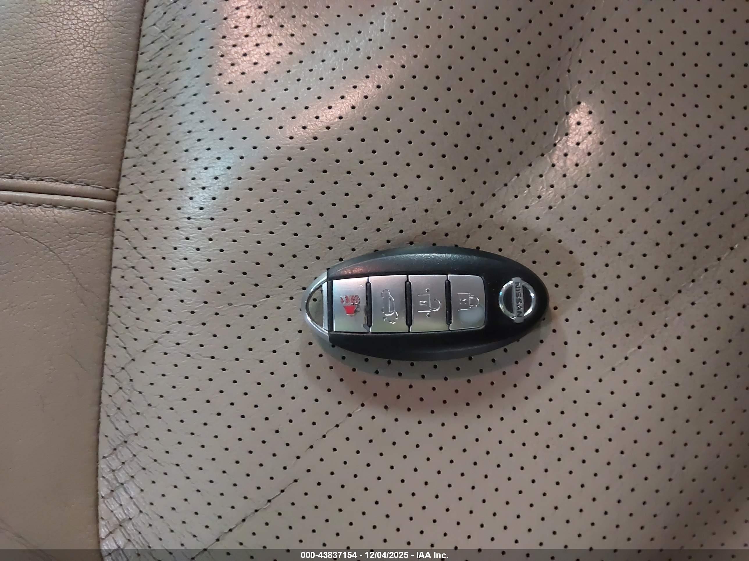 NISSAN MURANO image 11