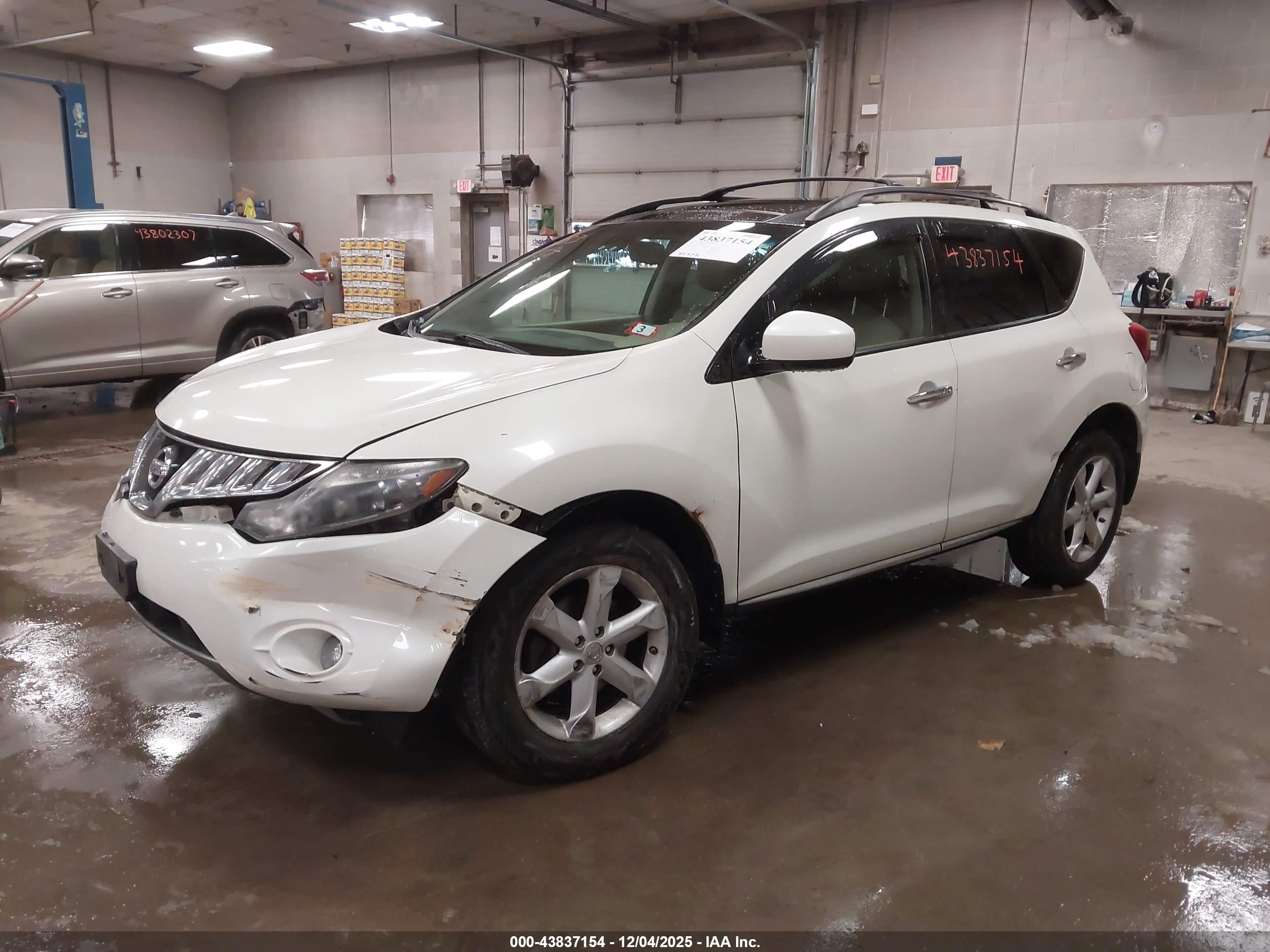 NISSAN MURANO image 2