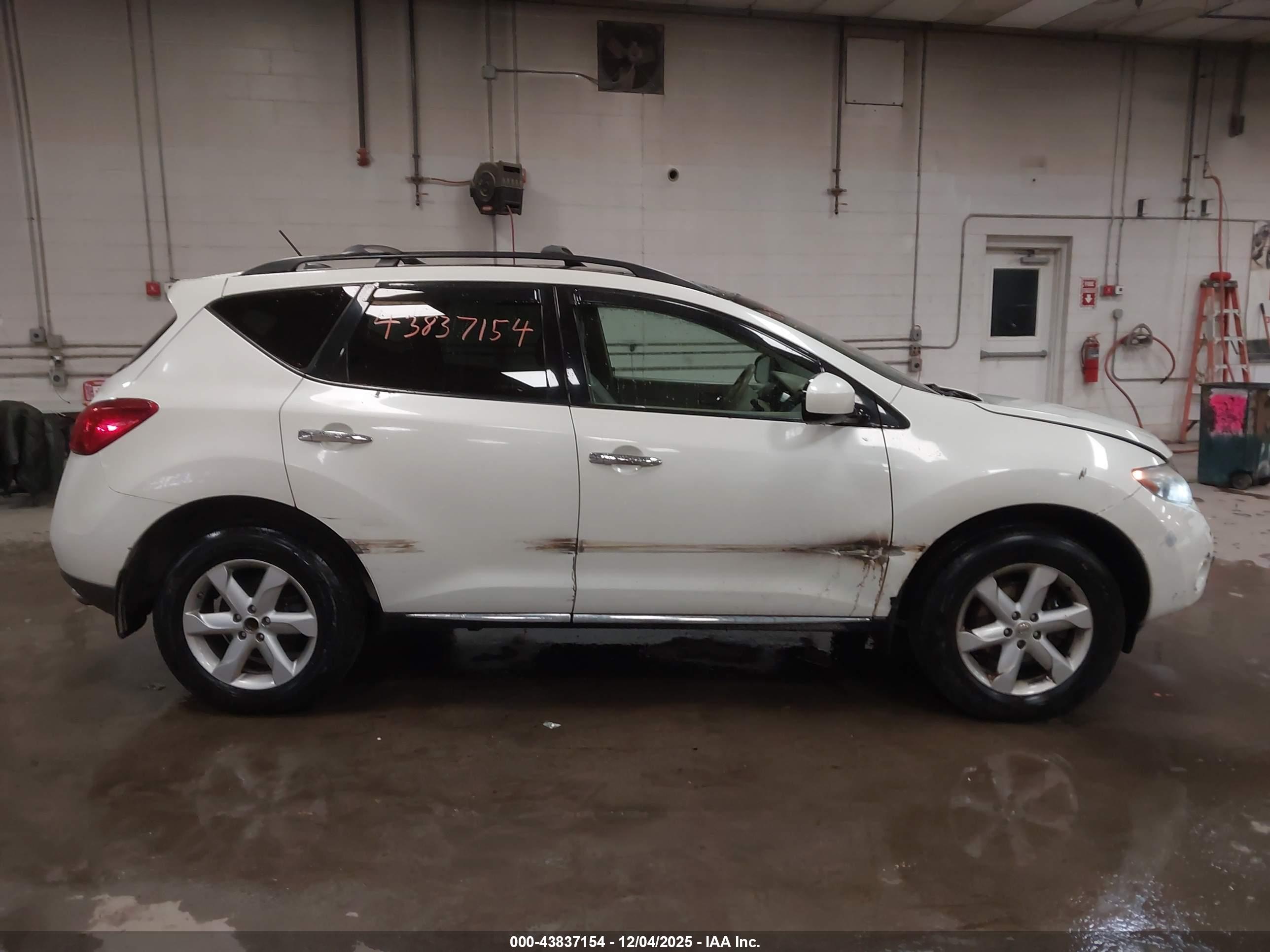 NISSAN MURANO image 6