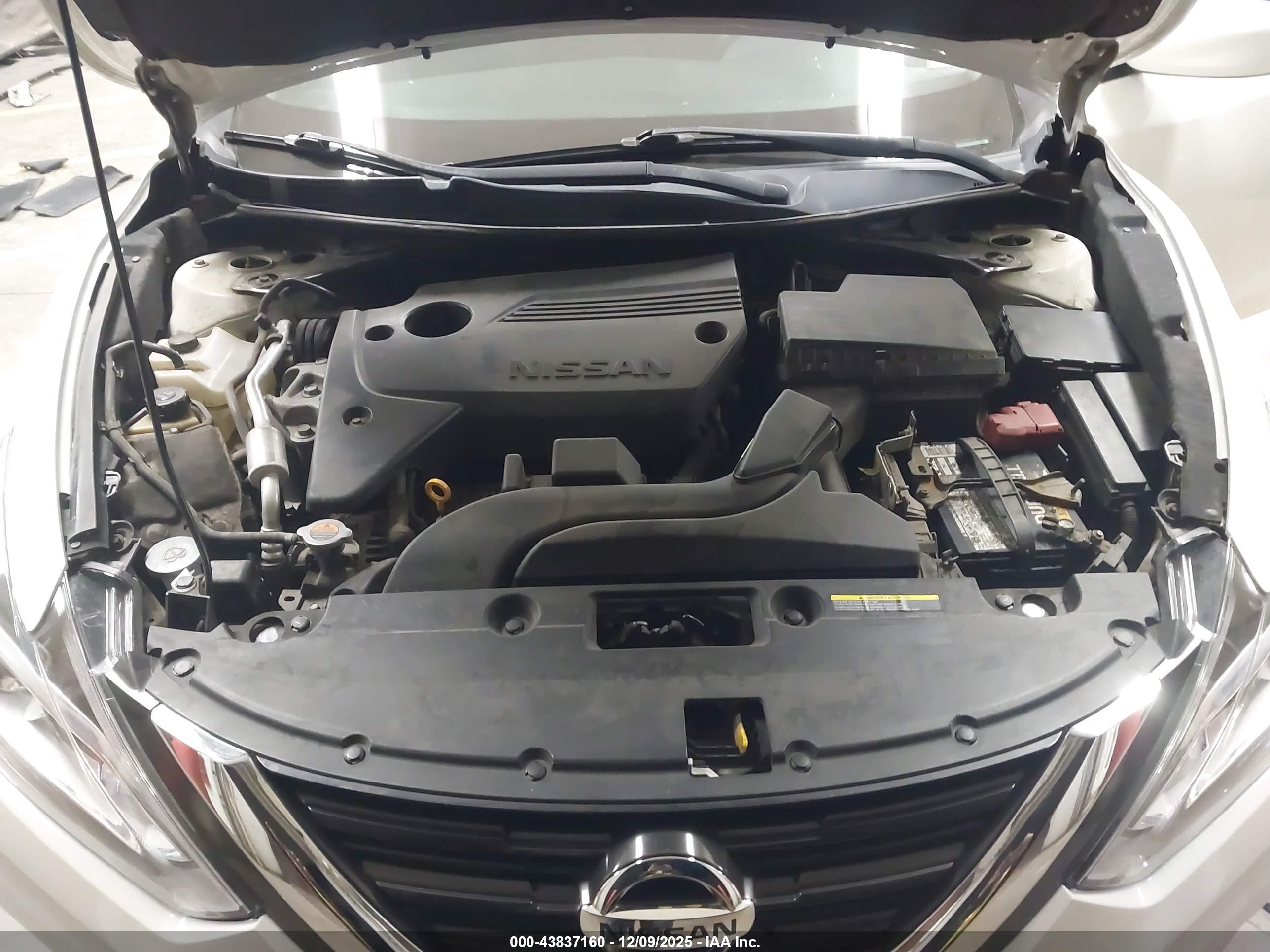 NISSAN ALTIMA image 10