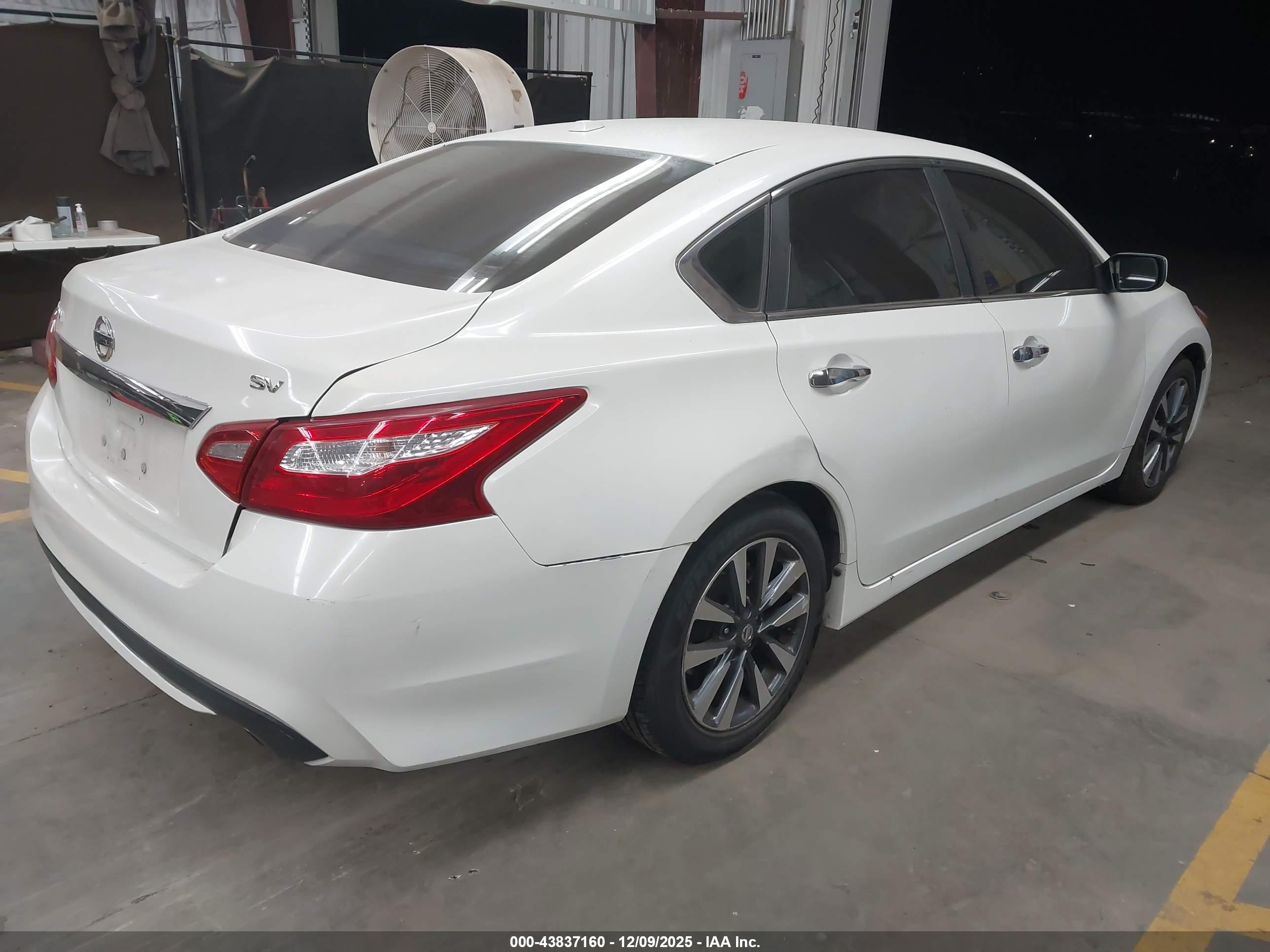 NISSAN ALTIMA image 4
