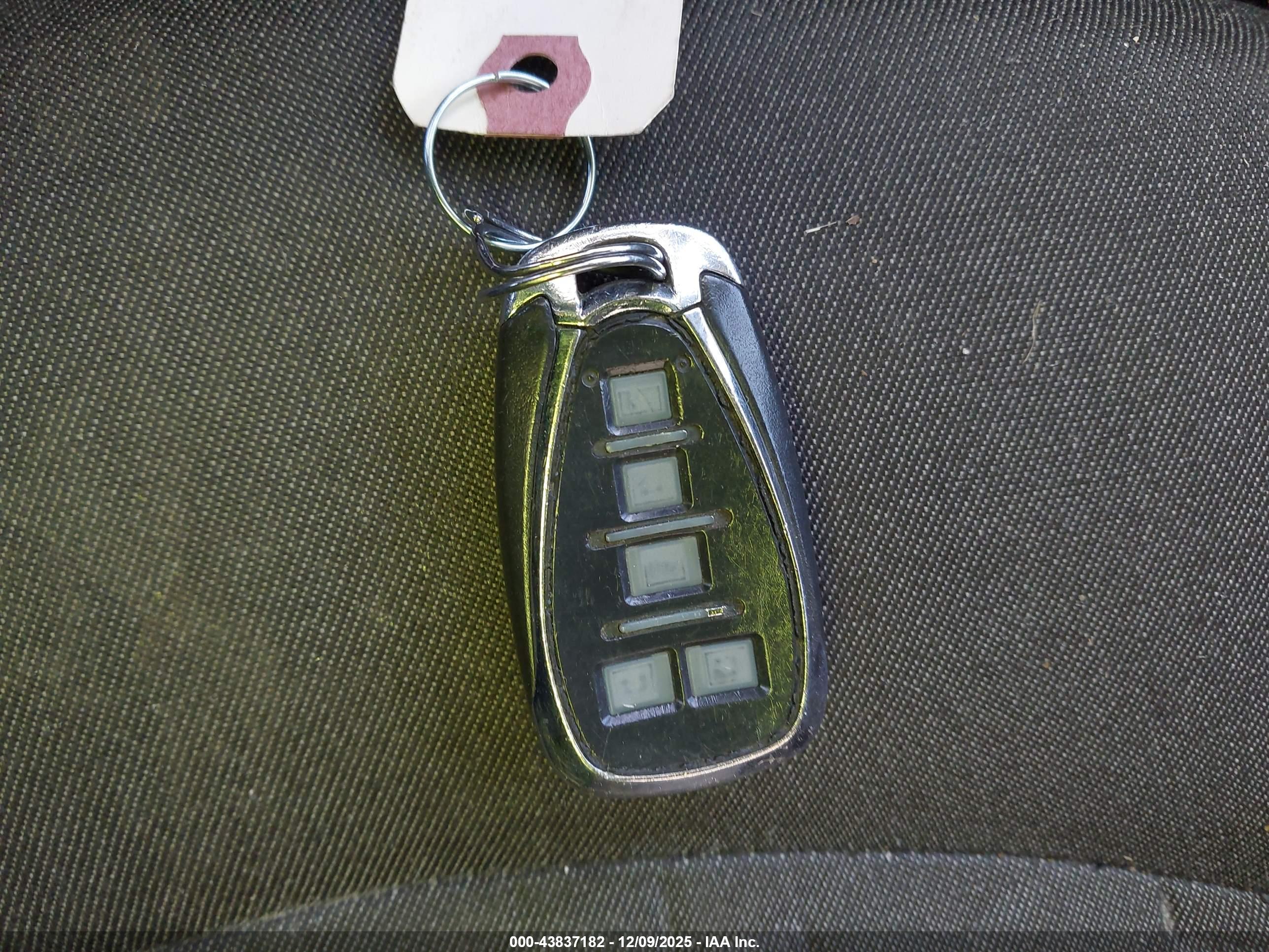CHEVROLET EQUINOX image 11