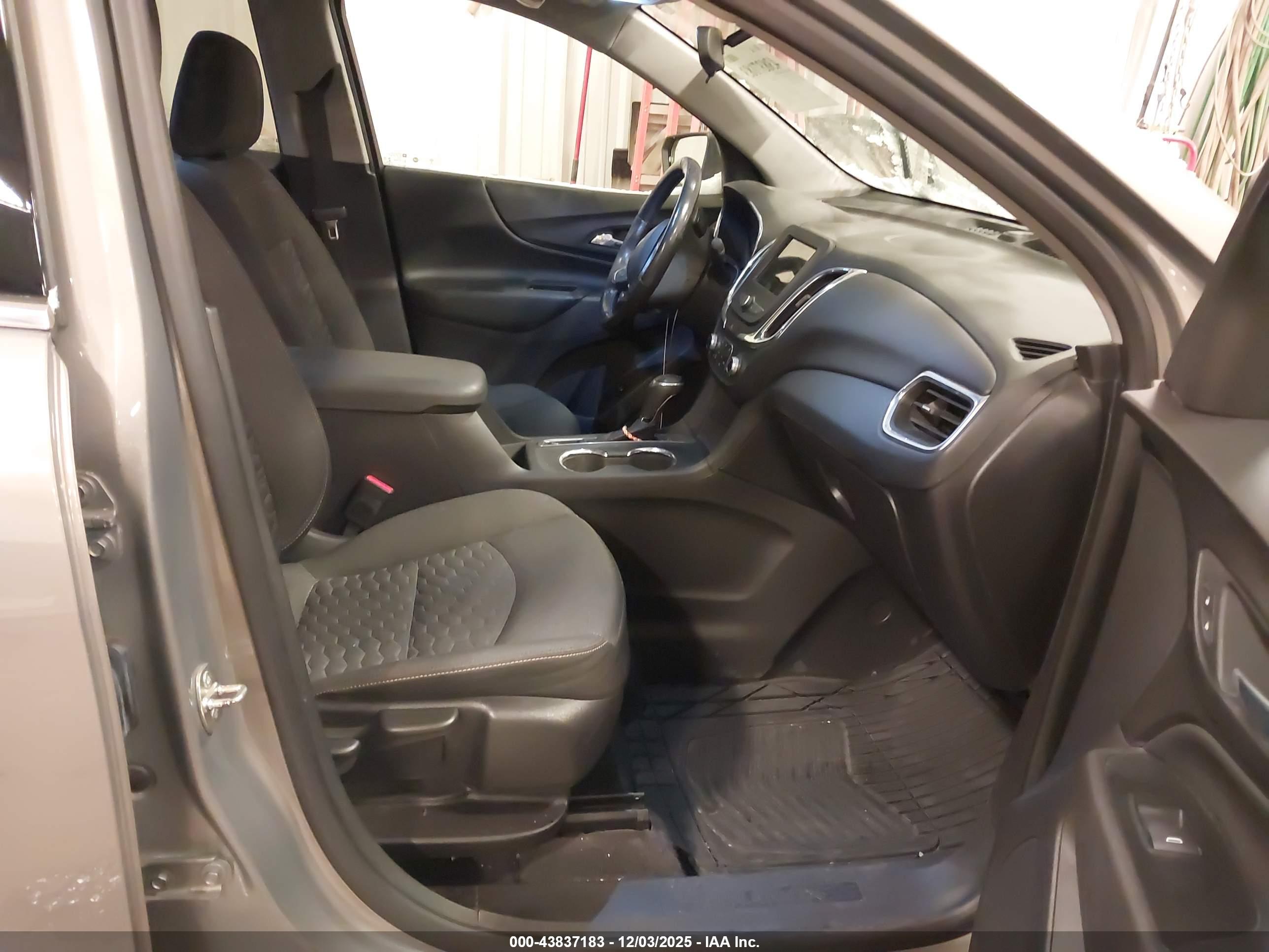 CHEVROLET EQUINOX image 5