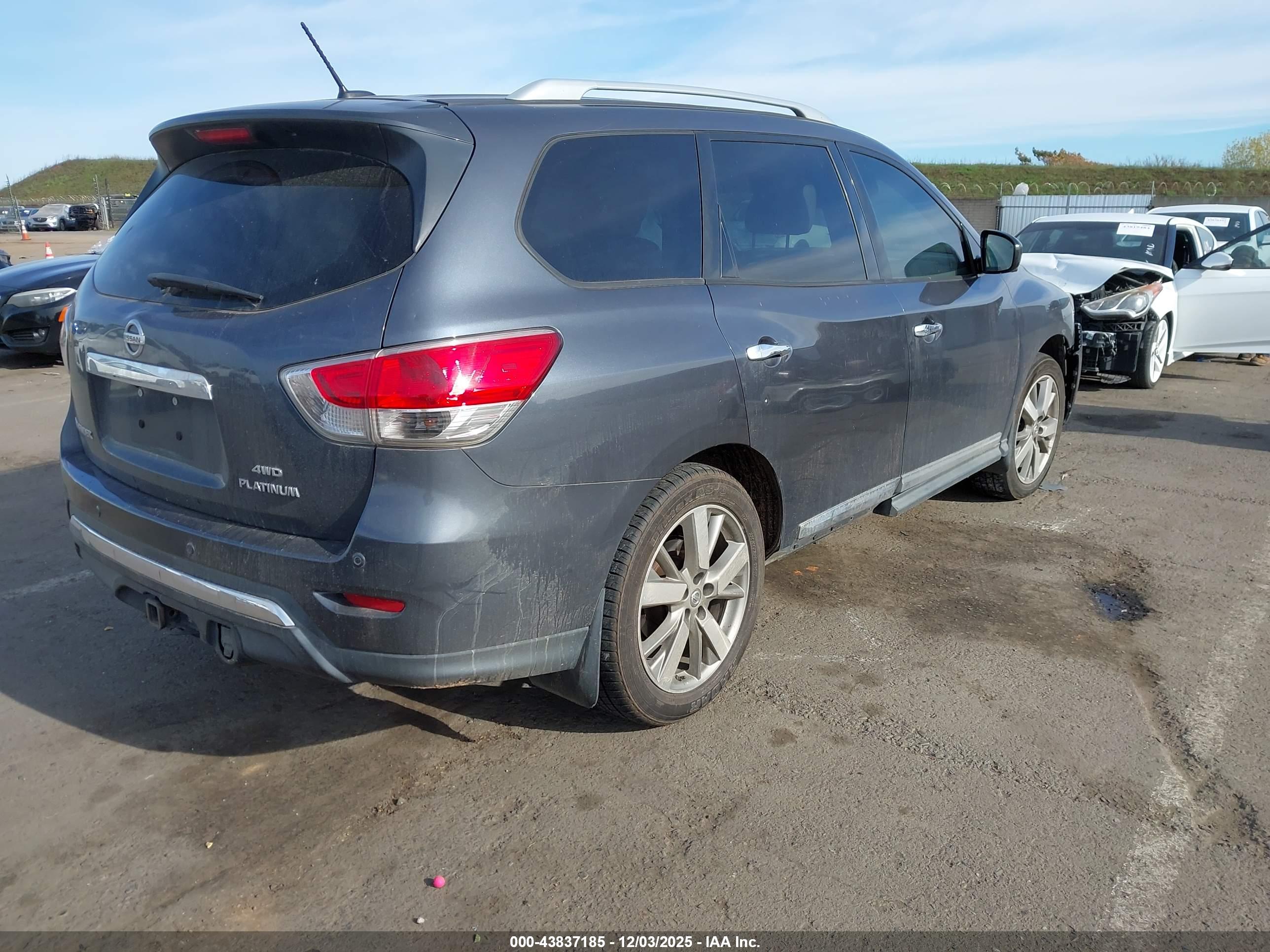 NISSAN PATHFINDER image 4