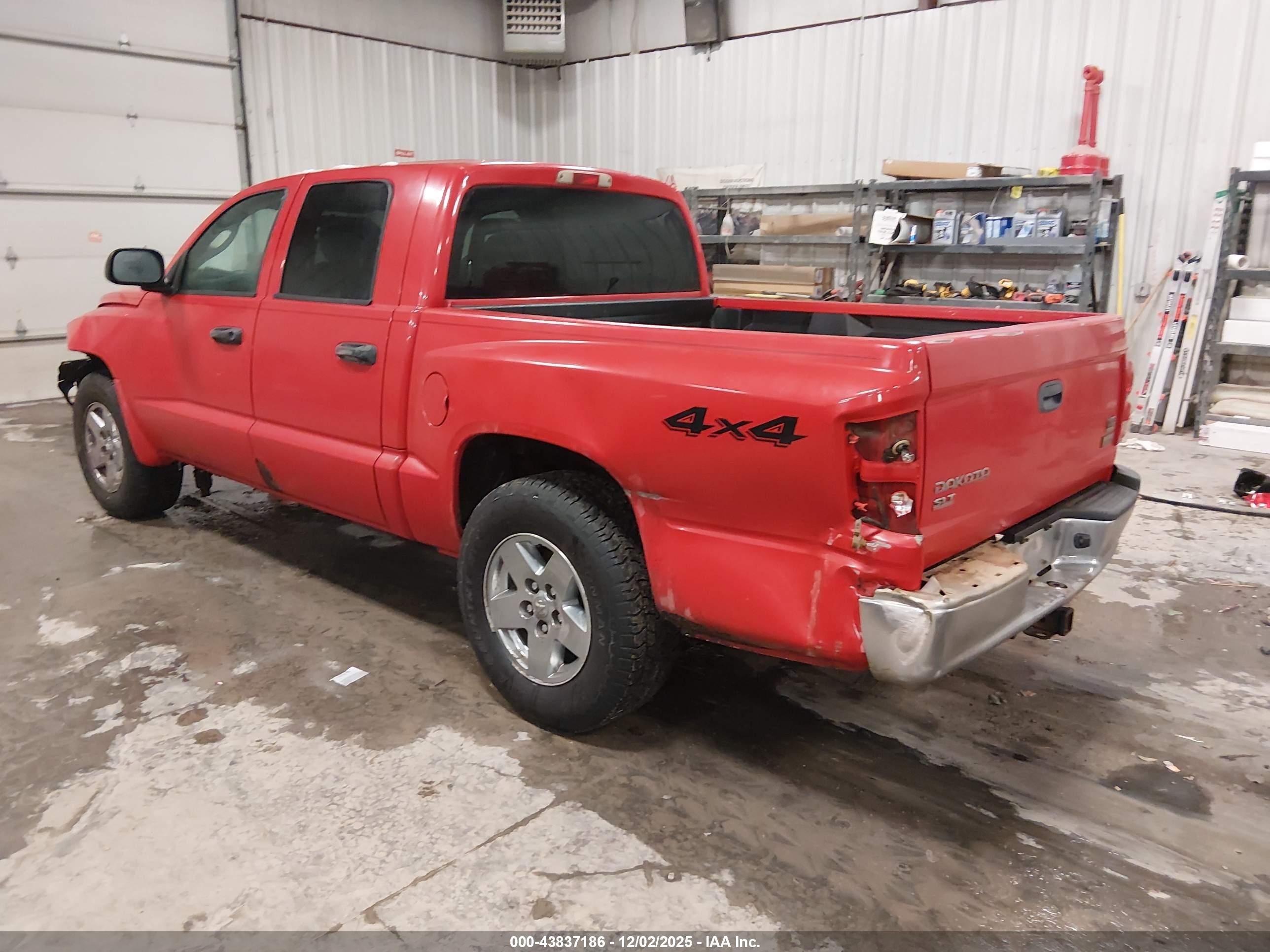 DODGE DAKOTA image 3