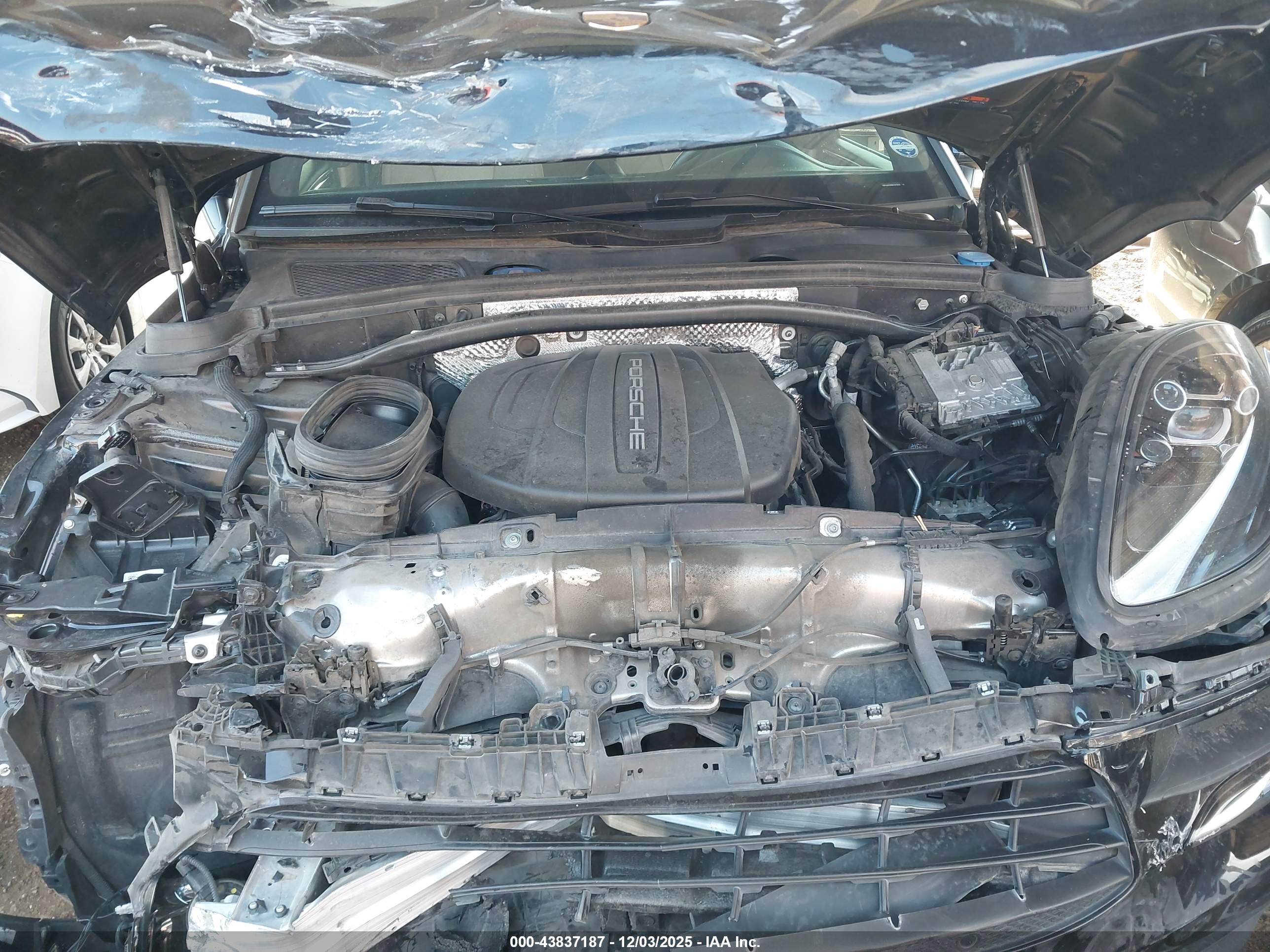 PORSCHE MACAN image 10