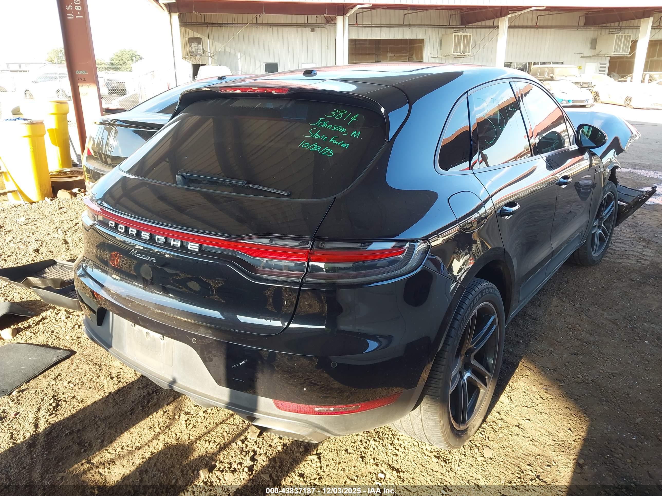PORSCHE MACAN image 4